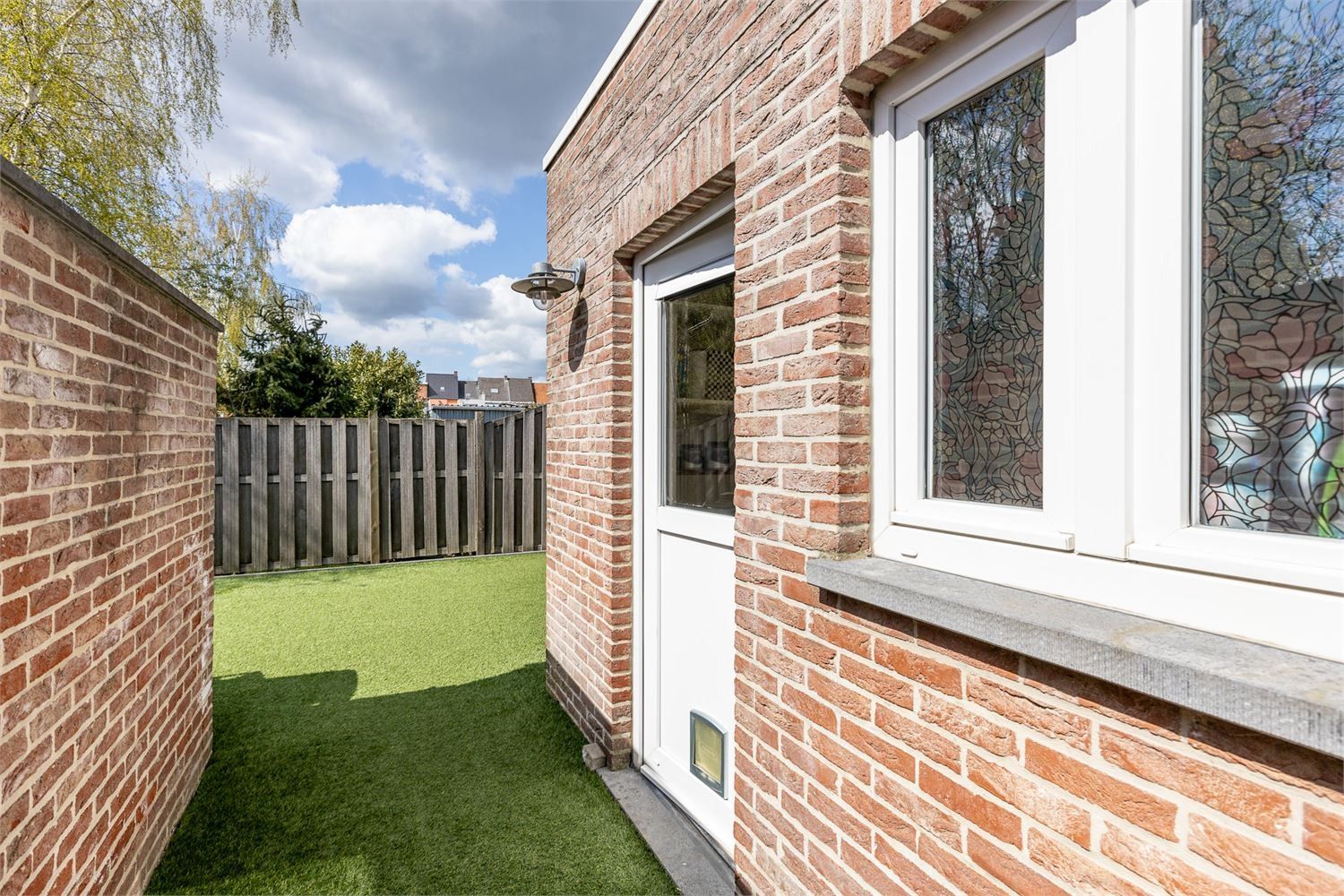 Instapklare rijwoning in centrum Heist foto 17