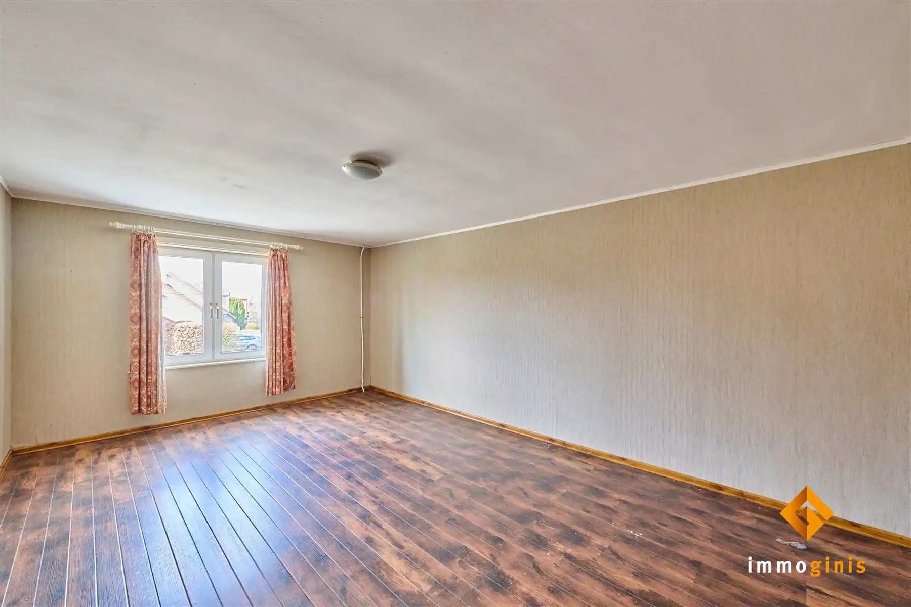 Verrassend ruime, te renoveren woning met 3 slaapkamers en uitbreidingsmogelijkheden op zolder! foto 10