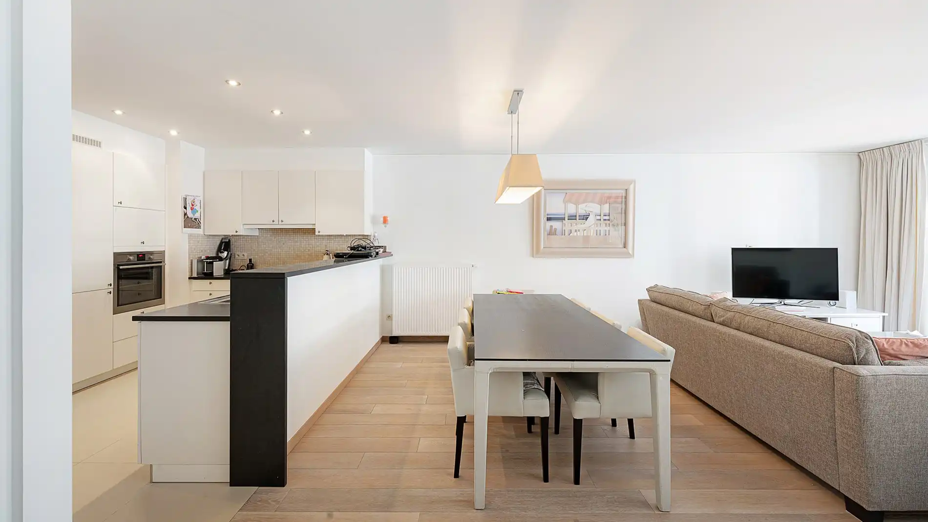 Ruim appartement met 3 slaapkamers foto 5