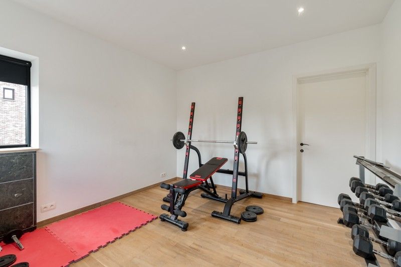 Zeer ruim en stijlvol penthouse met tuin en garage foto 19