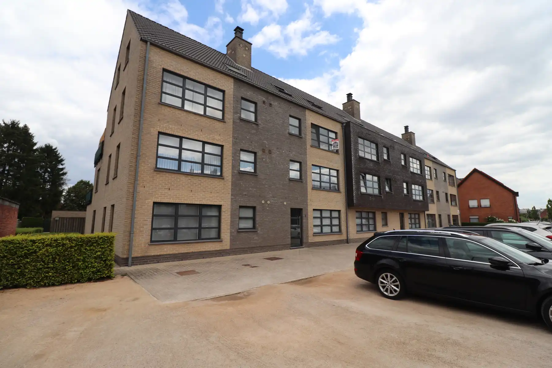 Duplex-appartement met lift, terras en garage. foto {{pictureIndex}}