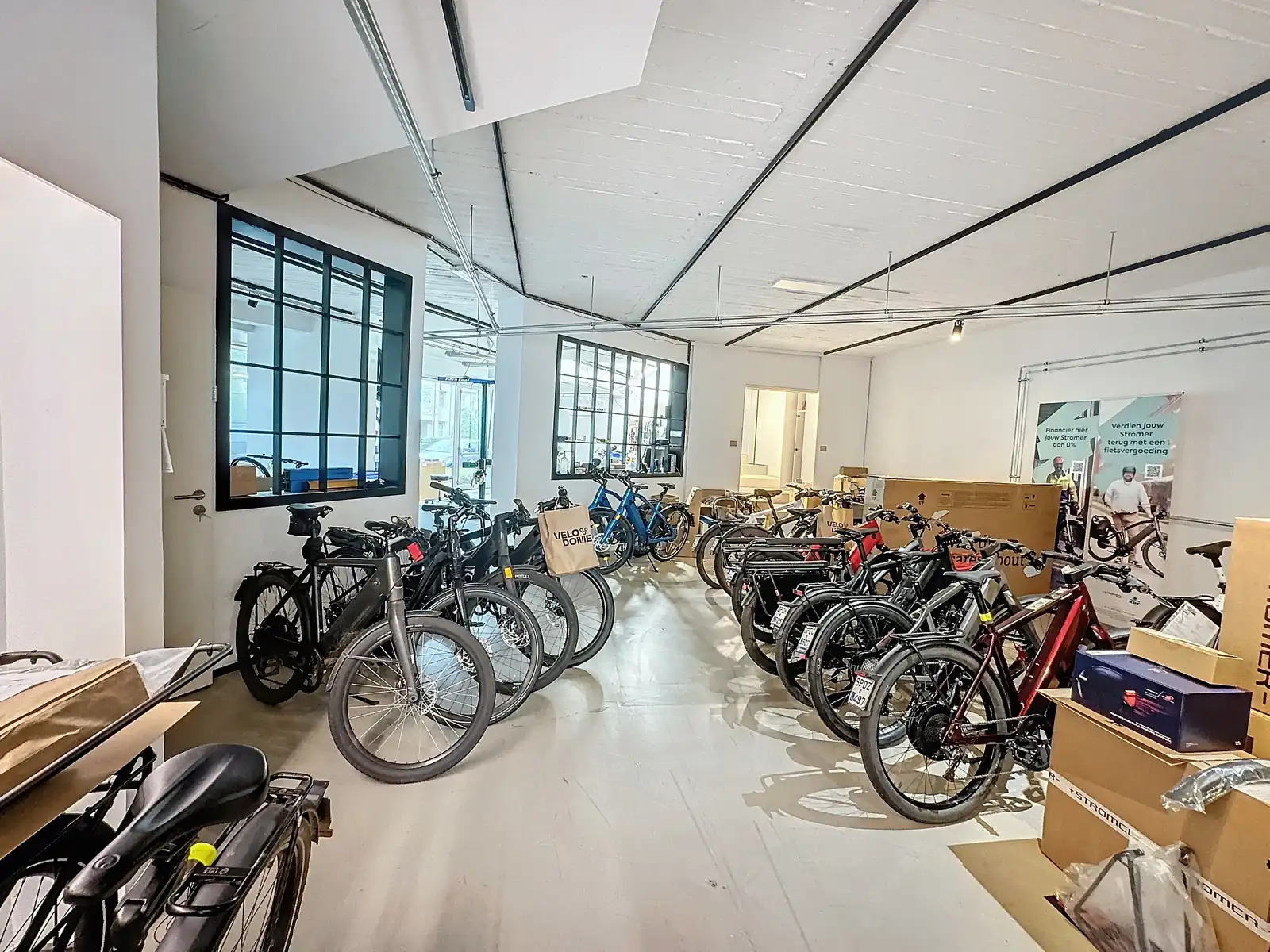 Zeer centraal gelegen ruime handelspand in hartje Brasschaat foto 13