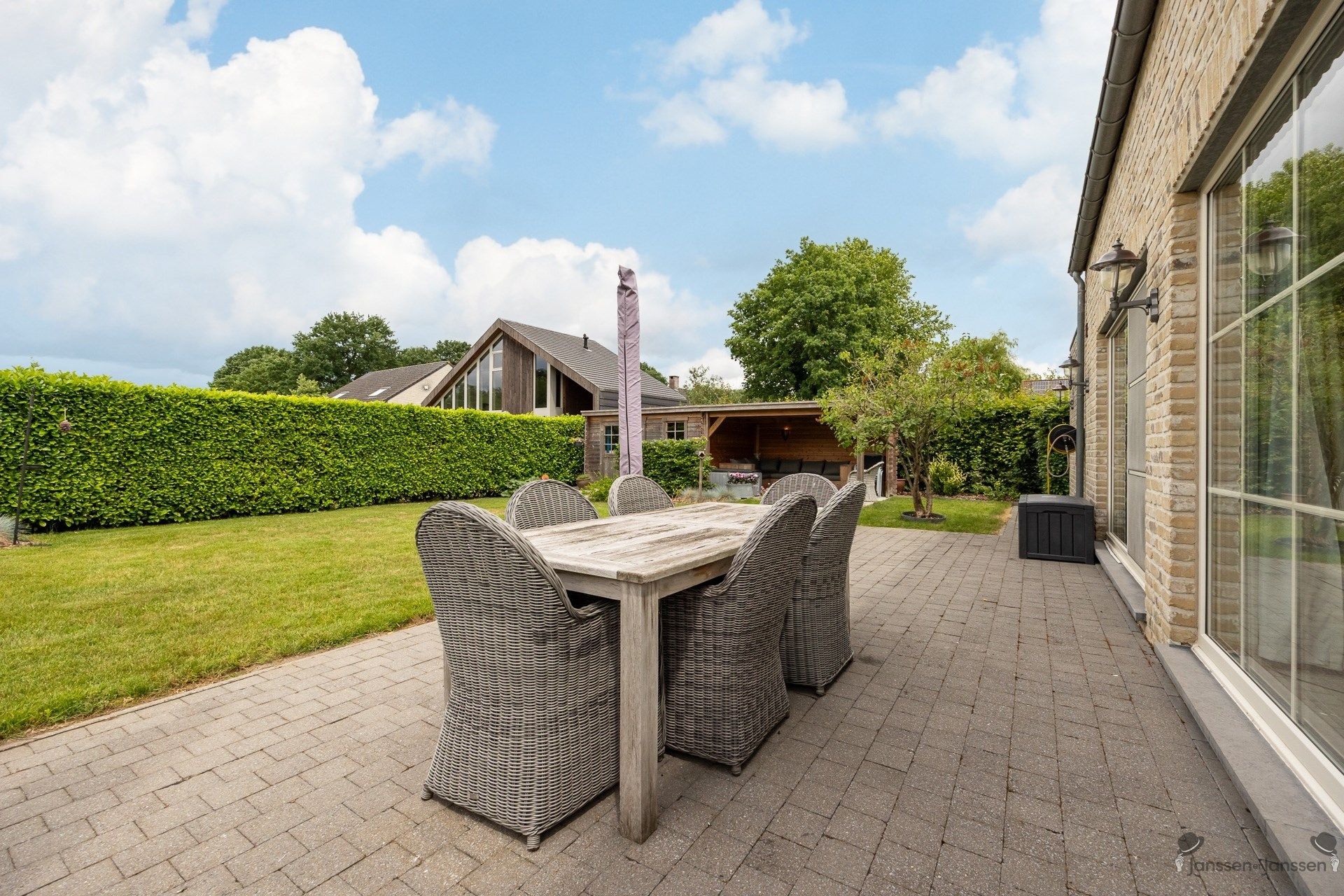 Instapklare woning met vier slaapkamers op een ruim perceel van 659m². foto 29