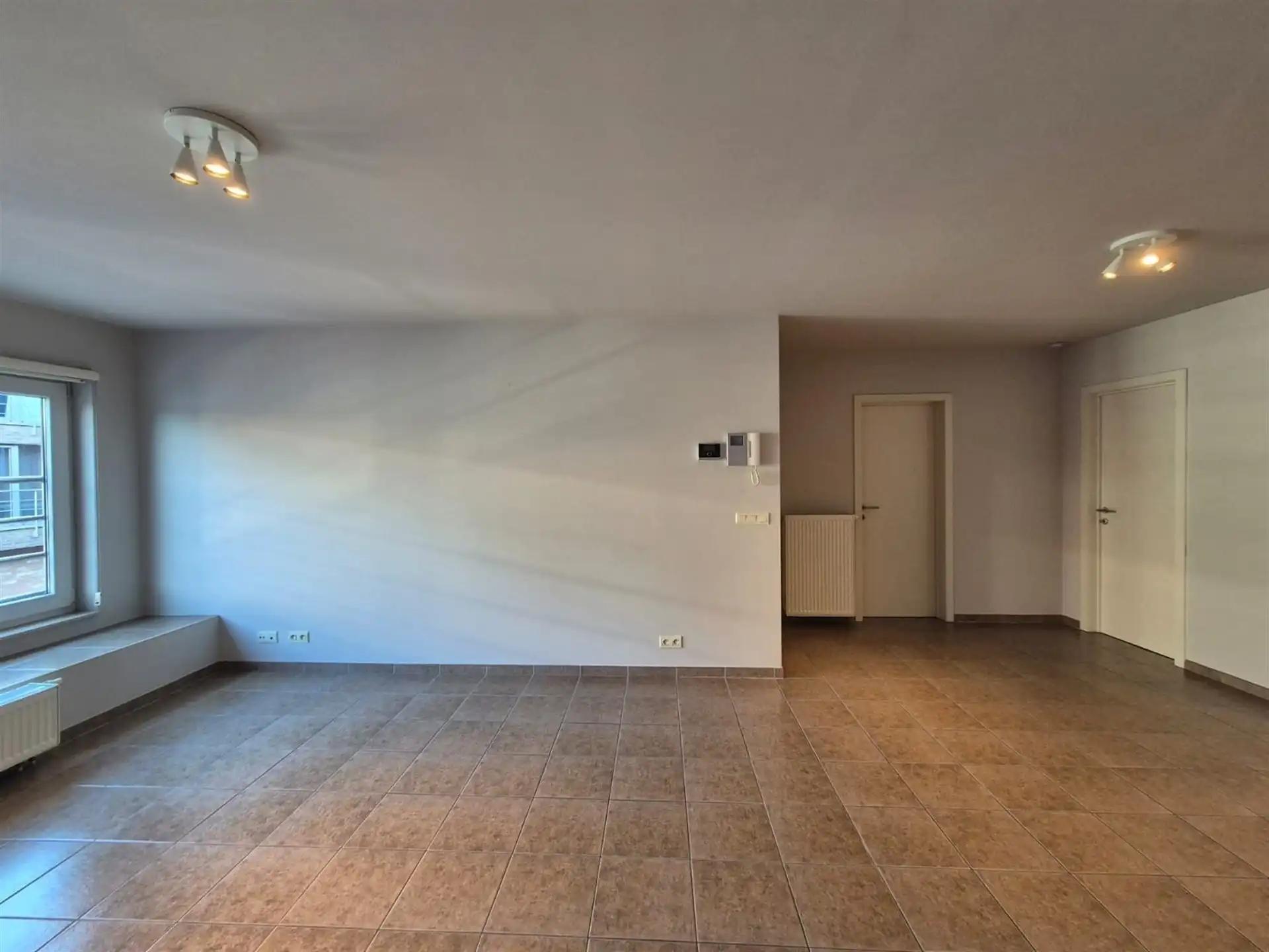 Centraal gelegen 2-slaapkamer appartement.   foto 3