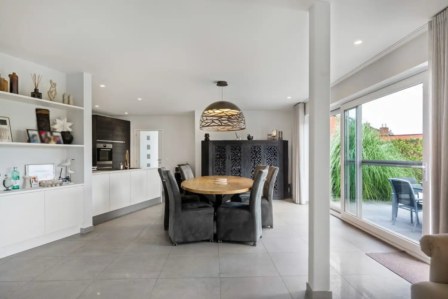 Instapklare energiezuinige villa met 4 zeer ruime slpkrs en ruime inpandige garage op 1006m2 foto 6