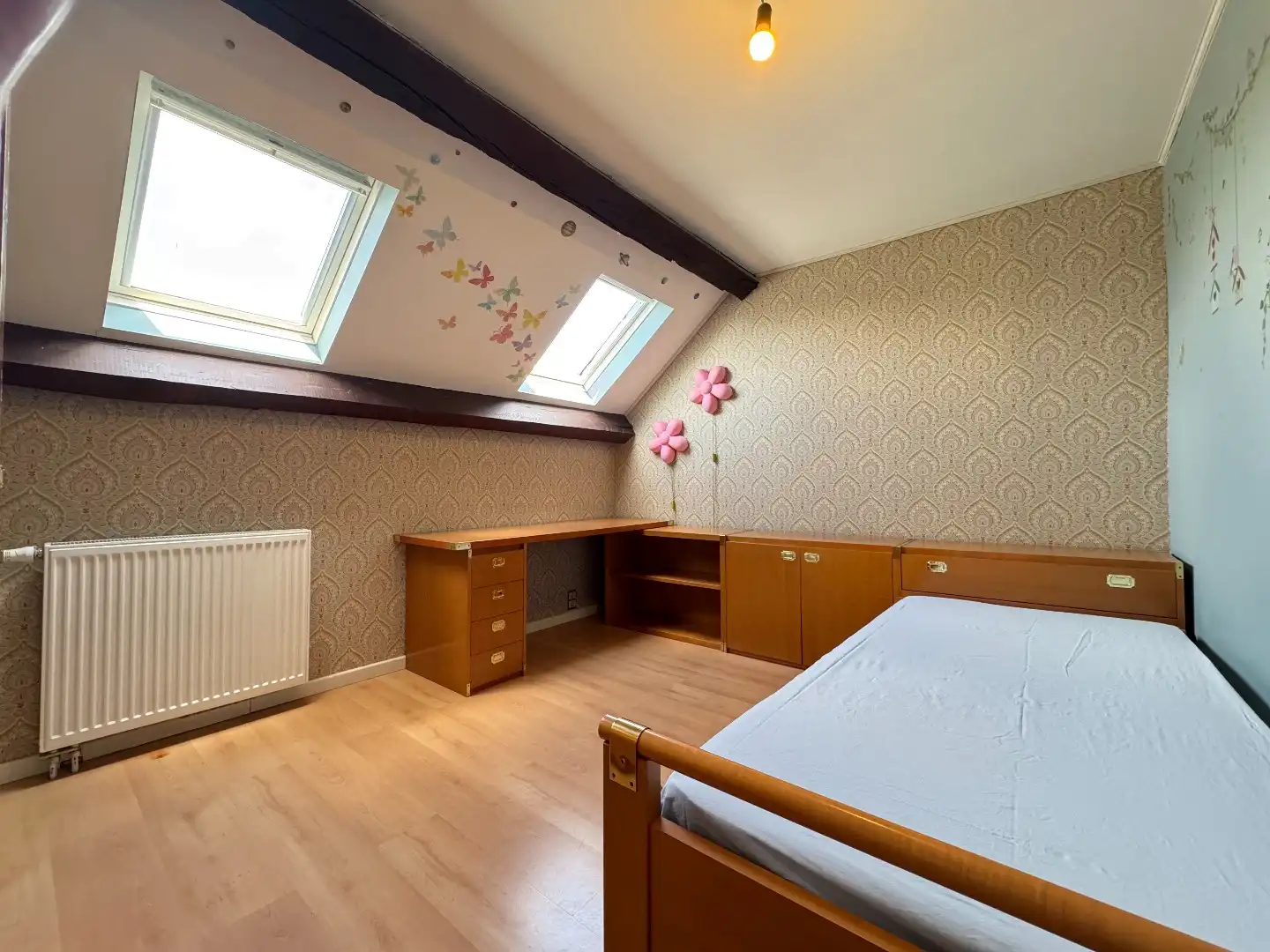 een ruim woonhuis op en met grond foto 24