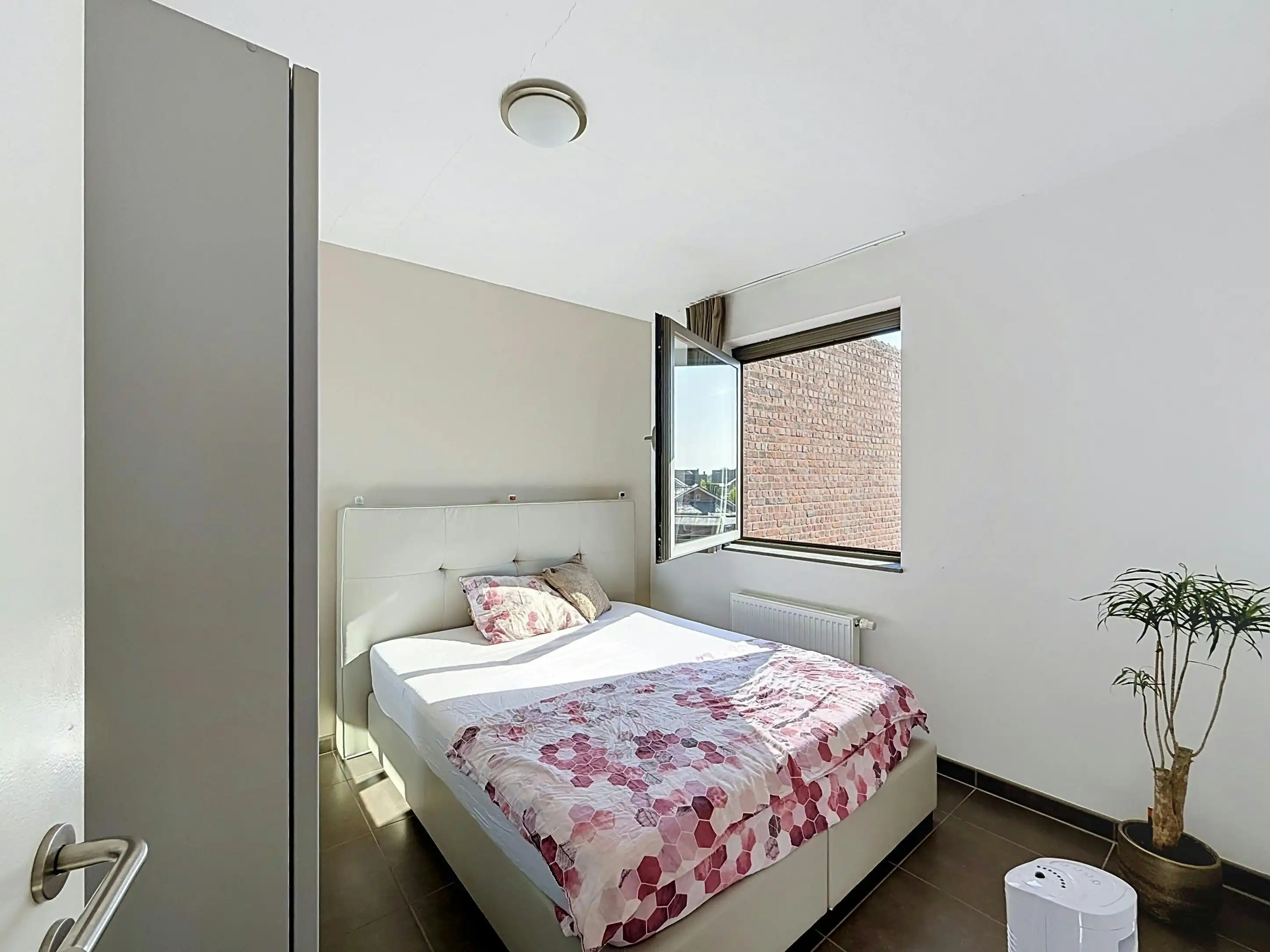 Instapklaar appartement in Ieper met ruim zuidwest gericht terras en garage  foto 9