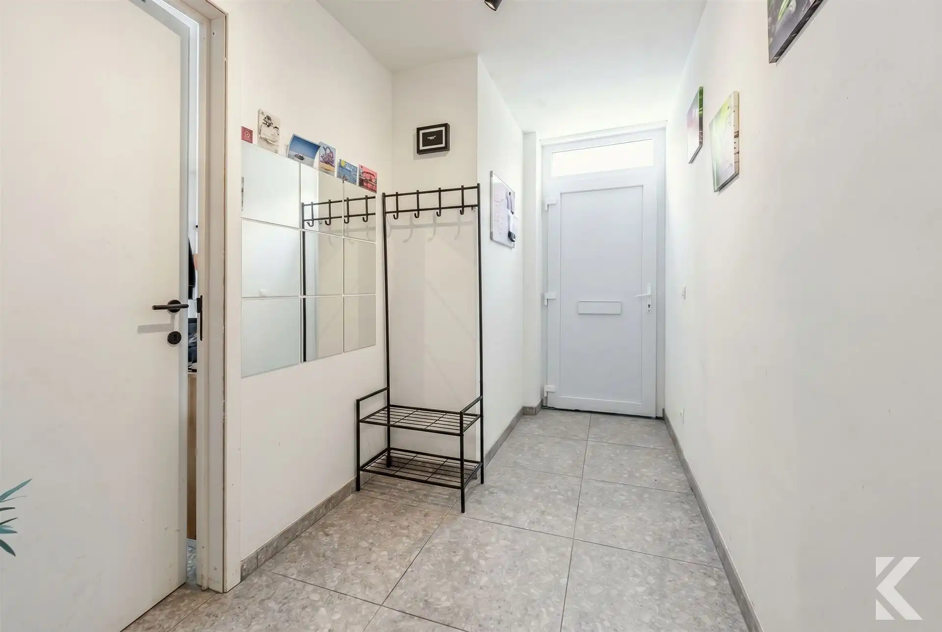 Volledig gerenoveerde woning met 4 slaapkamers en tuin. foto 21