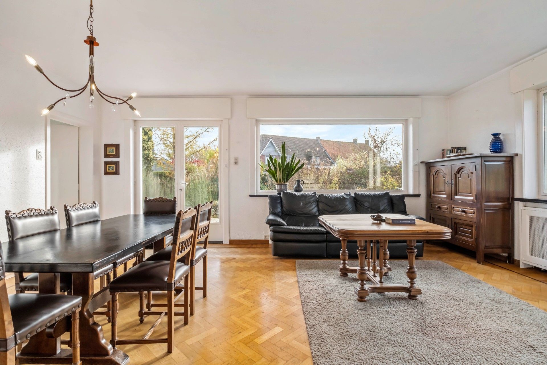 Ruime en karaktervolle villa op 1382 m² foto 6