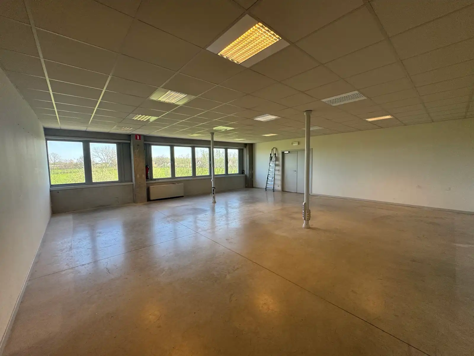 Kantoren Met Optie Magazijn te Huur in Aartselaar foto 5