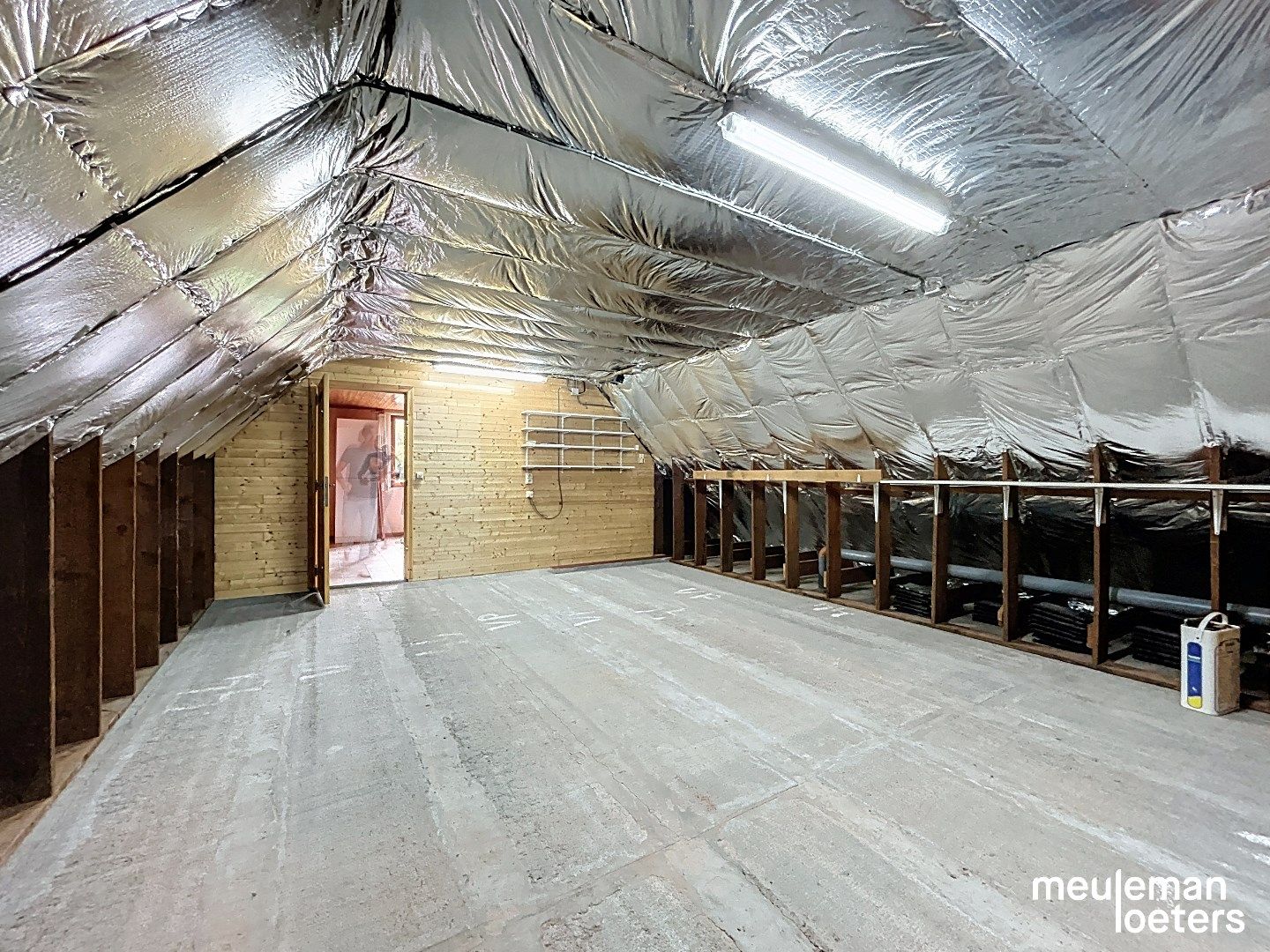 Charmante woning met garage en terras foto 12