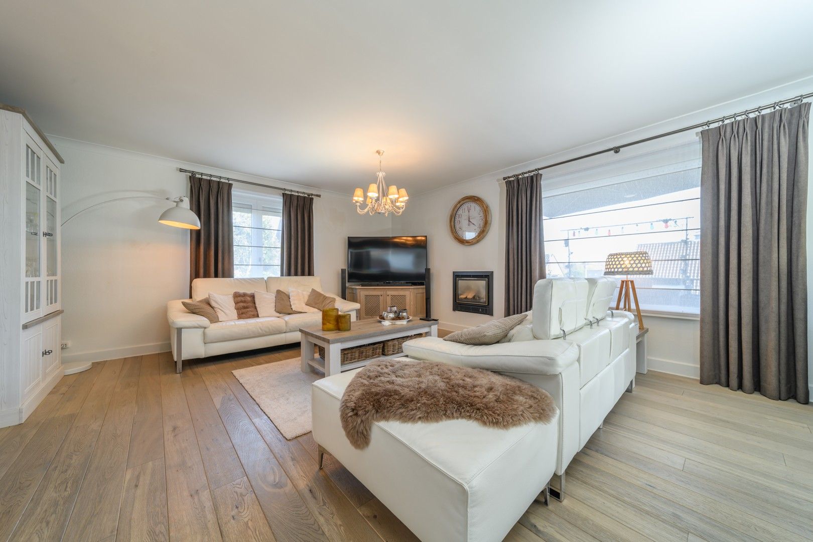 Kwalitatieve afgewerkte villa te Geraardsbergen foto 3