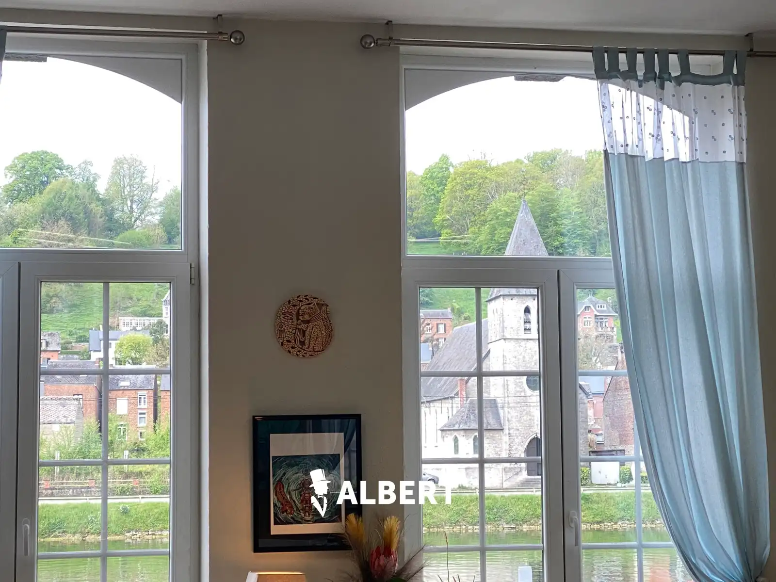 Prachtig gerenoveerde ruime woning (oude school) in Dinant! foto 16