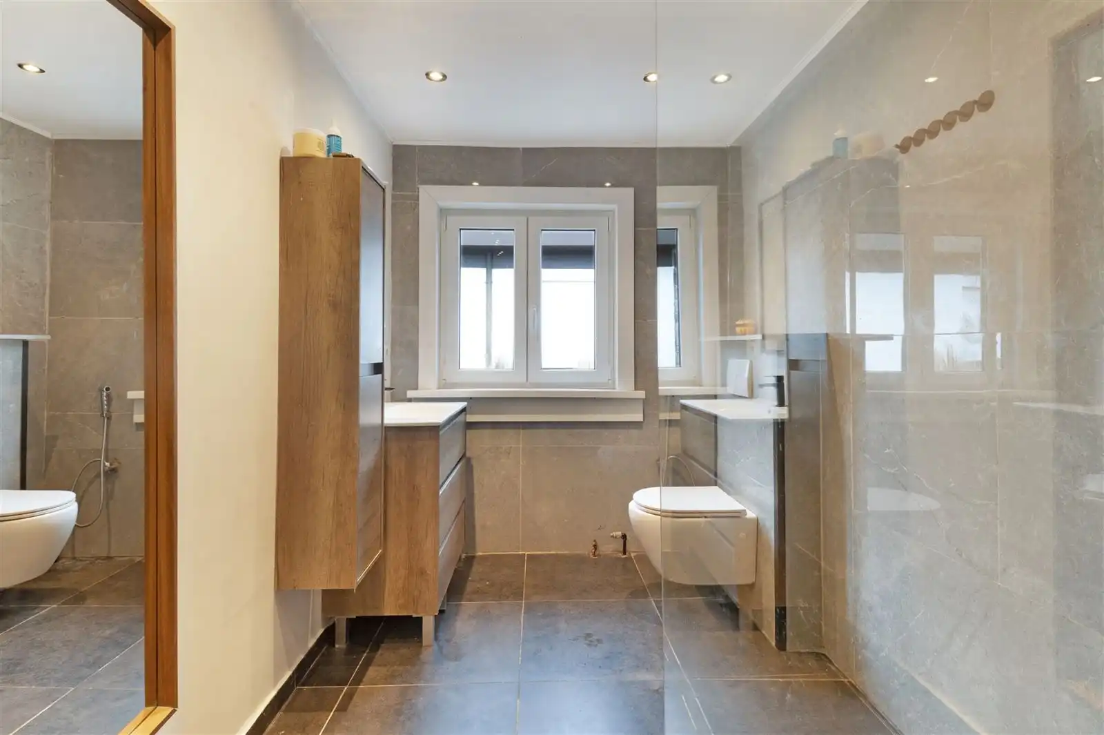 Instapklare gezinswoning met tuin en garage nabij centrum foto 10