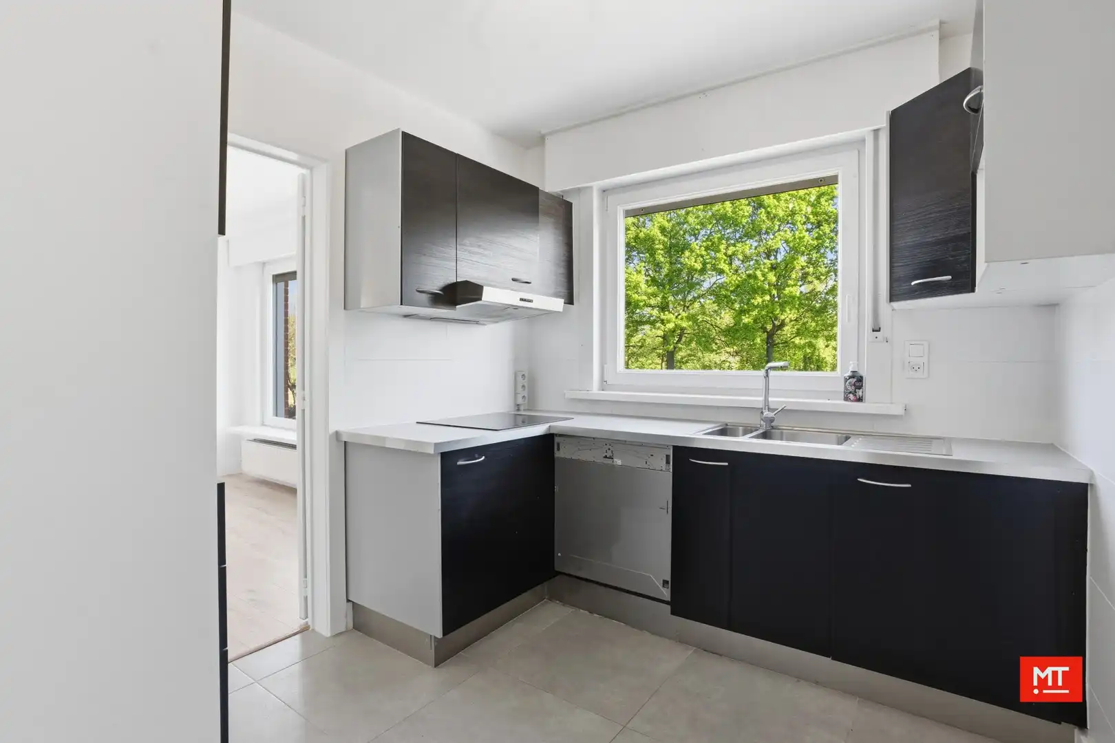 Instapklare, energiezuinige woning met 3 slaapkamers, tuin en garage te koop in een rustige wijk te Zonnebeke foto 5