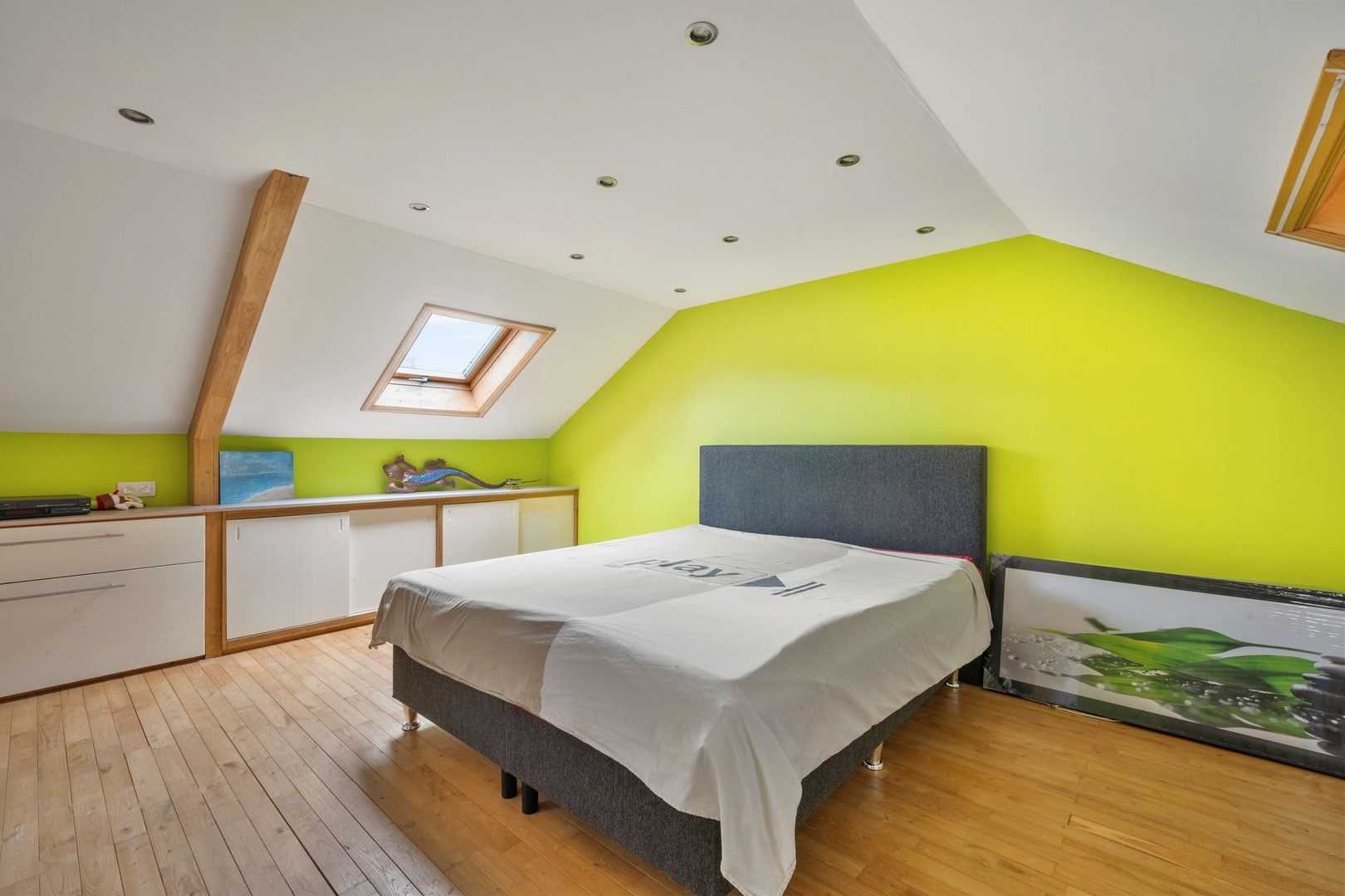 Gezellige chalet met 3 kamers in het vakantiedomein "Le Caillou d'Eau" te Pétigny Couvin met zicht op het riviertje l'Eau Noire - Chalet confortable de 3 chambres dans le domaine de vacances « Le Caillou d'Eau » à Pétigny Couvin avec vue sur la rivière l'Eau Noire foto 24