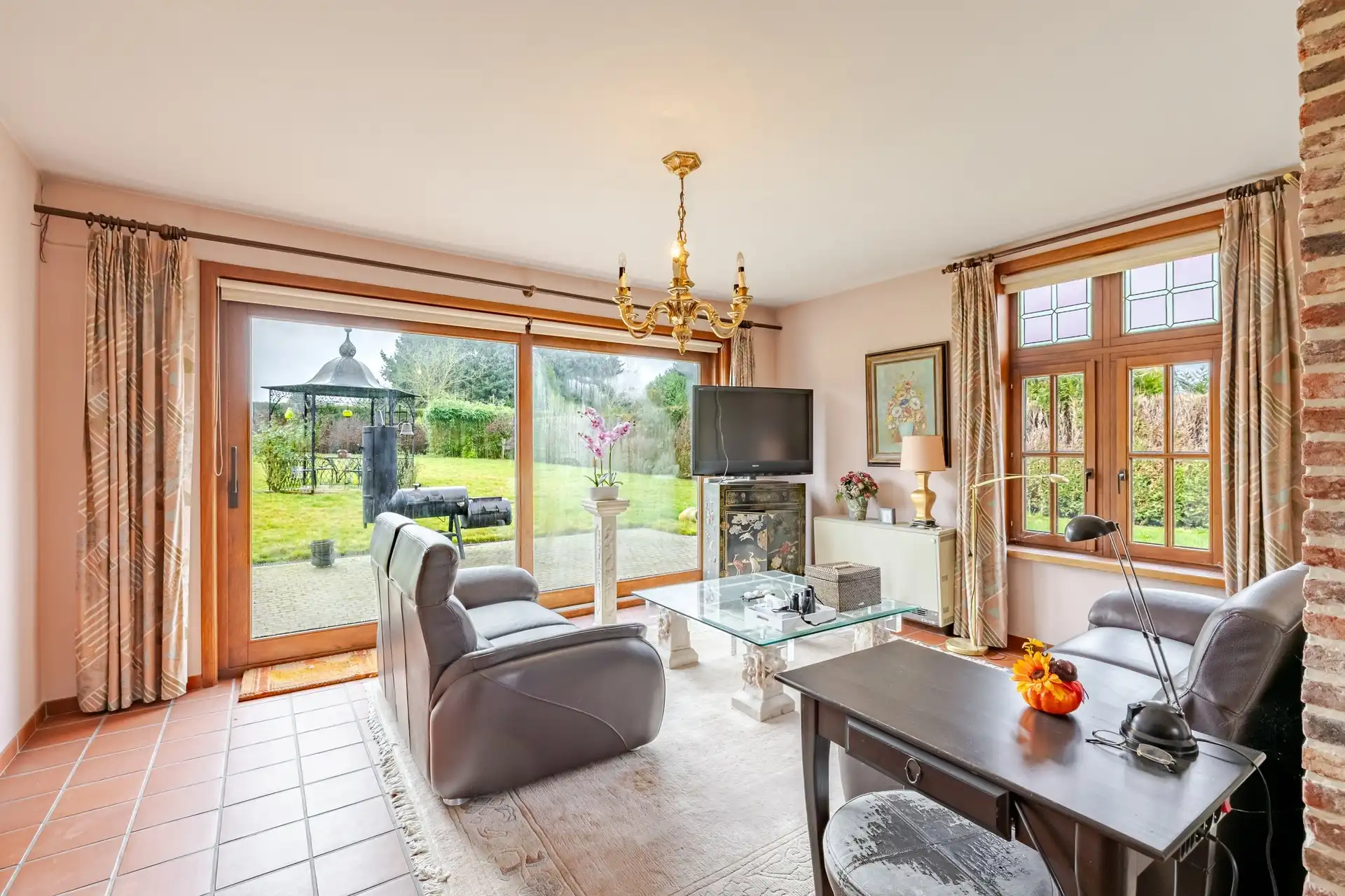 Villa met 4 slaapkamers, bureel en uitstekende bereikbaarheid in Meerbeke (Ninove) foto 3