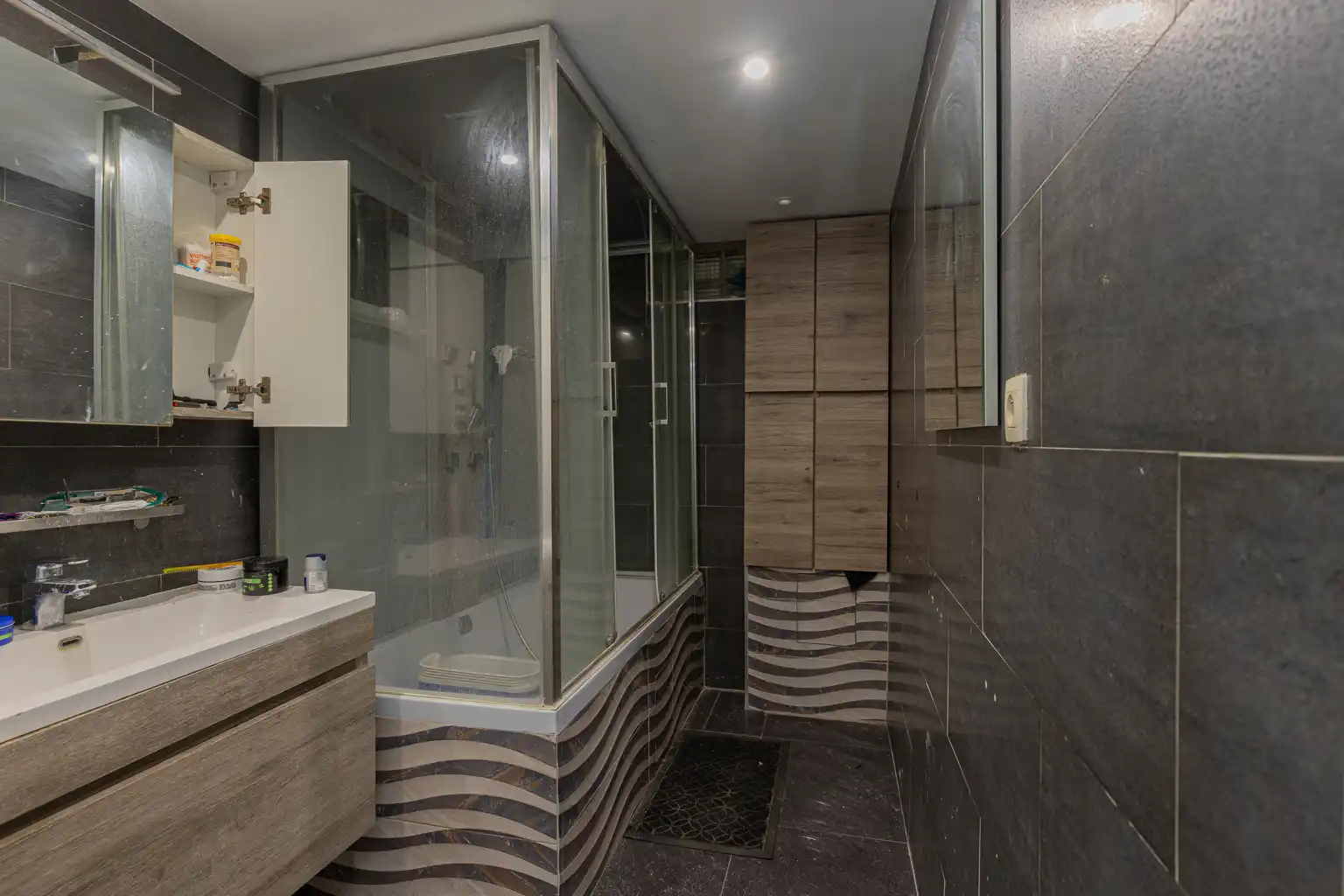 Goed gelegen gezinswoning met 5slpk in Opwijk centrum! foto 10