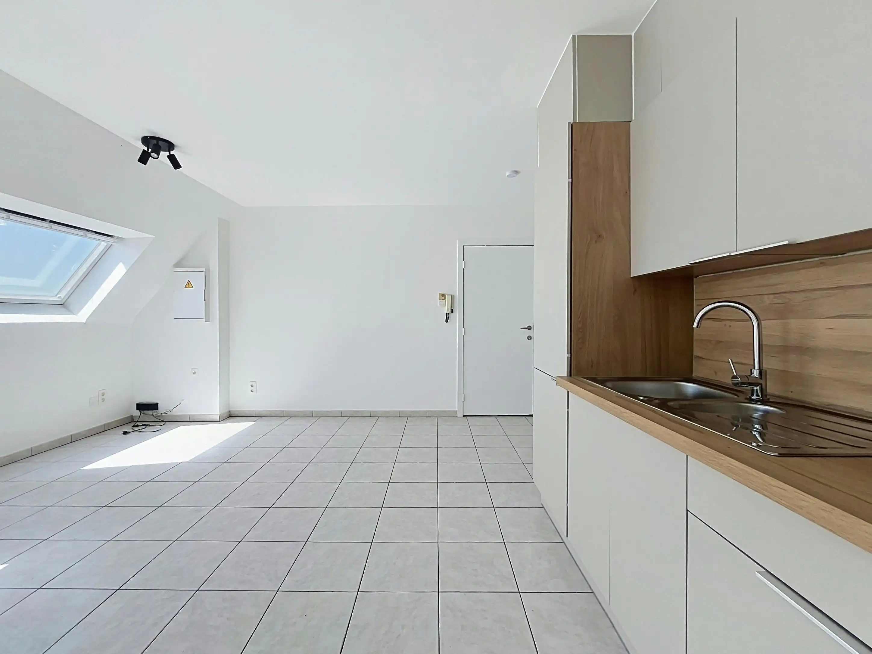 Dakappertement met 1 slaapkamer te koop aan station Eeklo foto 7