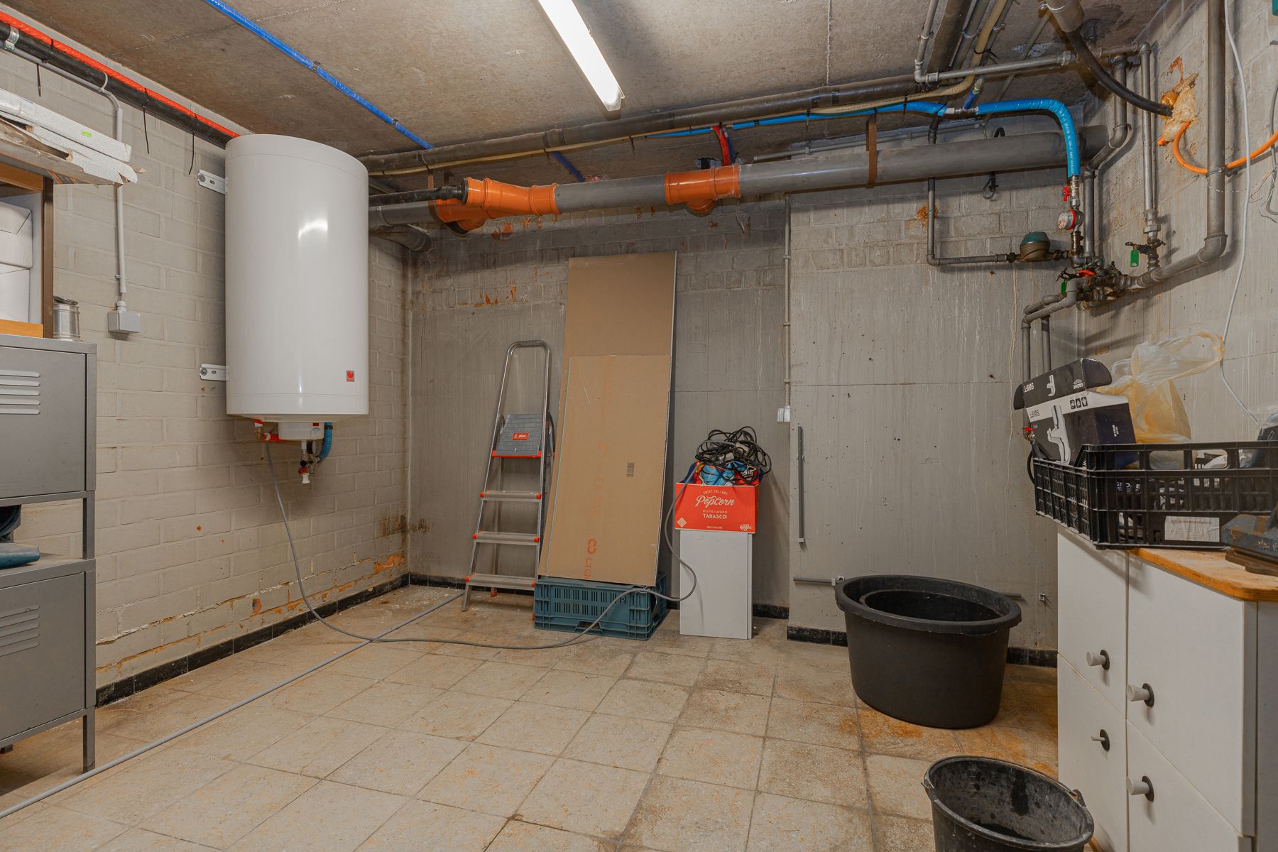 Polyvalent gebouw met appartement in hartje Malderen foto 8