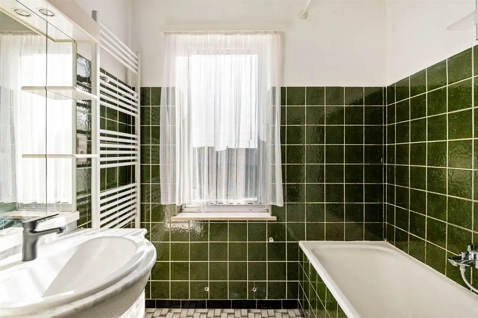 Ruime bel-etagewoning op ca. 350m2 met 3 slaapkamers foto 10