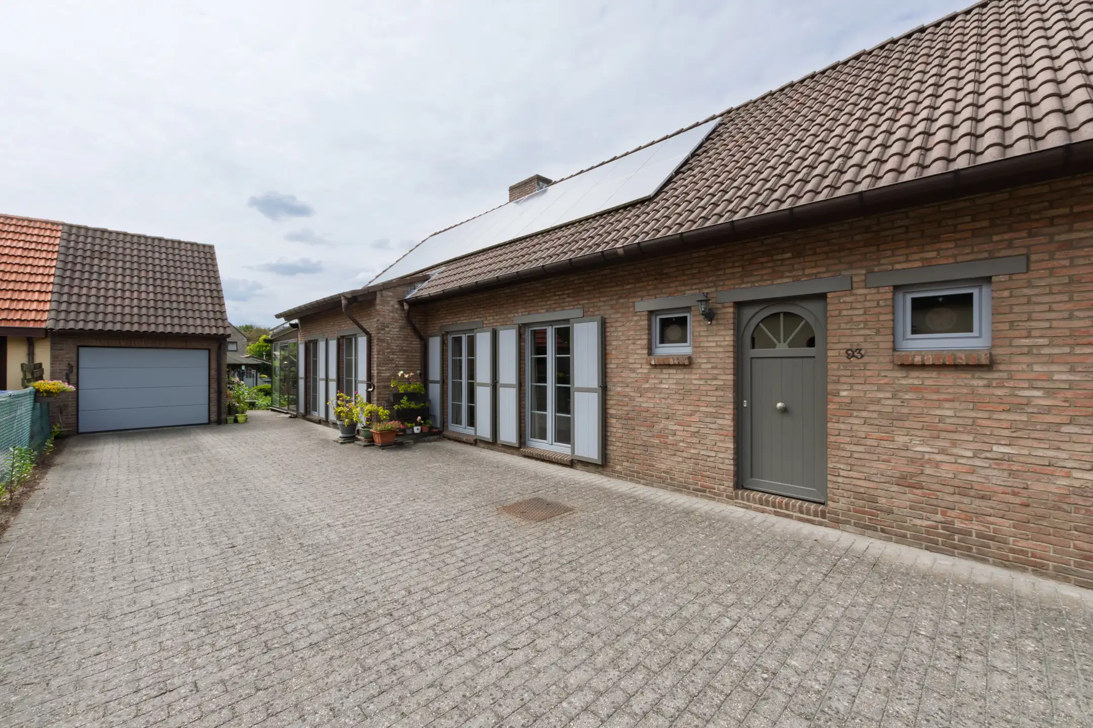BRASSCHAAT - Villa met 4 slpk, tuin & 39 zonnepanelen foto 9