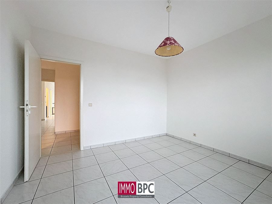 Ruim en modern appartement met terras foto 12