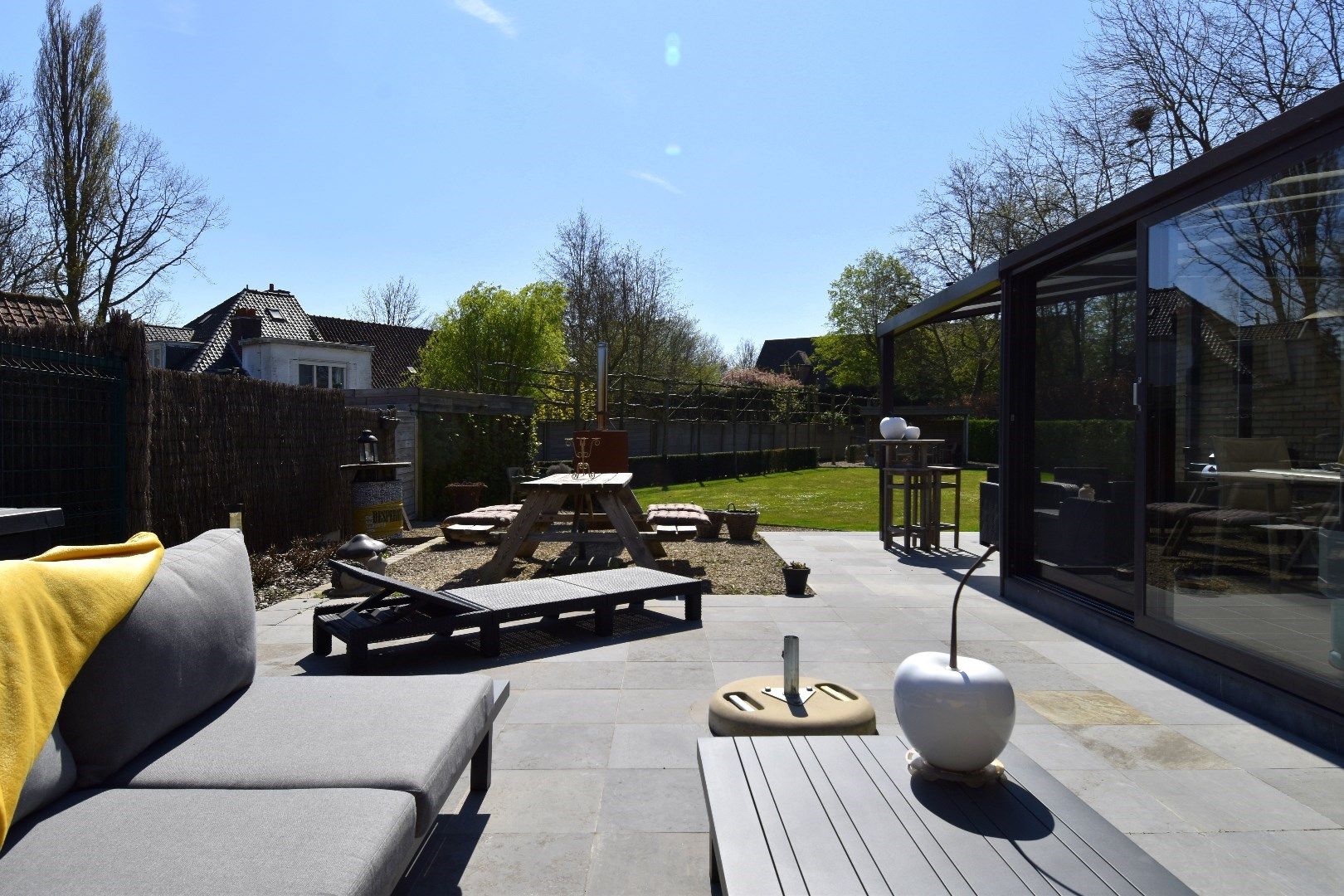 Landelijke villa op top locatie met grote zuidgerichte tuin foto 17