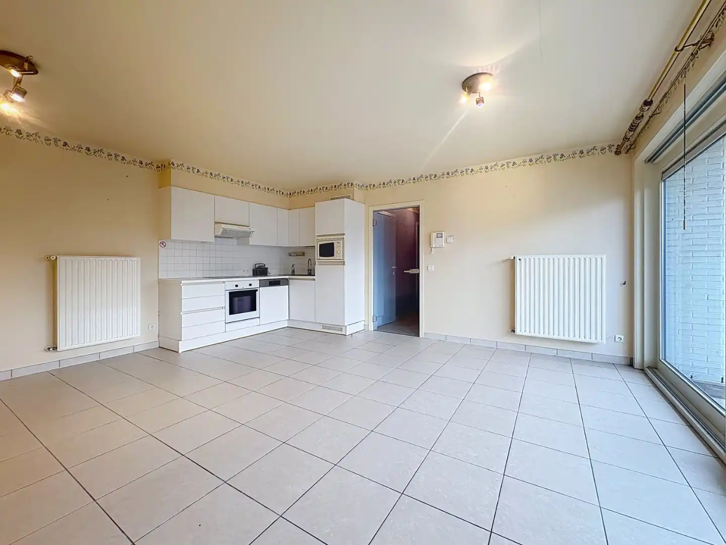 Appartement te huur met 2 slaapkamers inclusief garage foto 2
