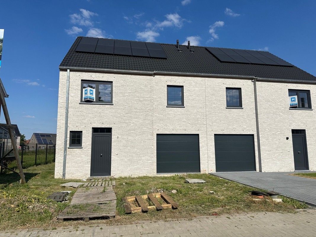 Instapklare Nieuwbouwwoning te Blaasveld foto 1