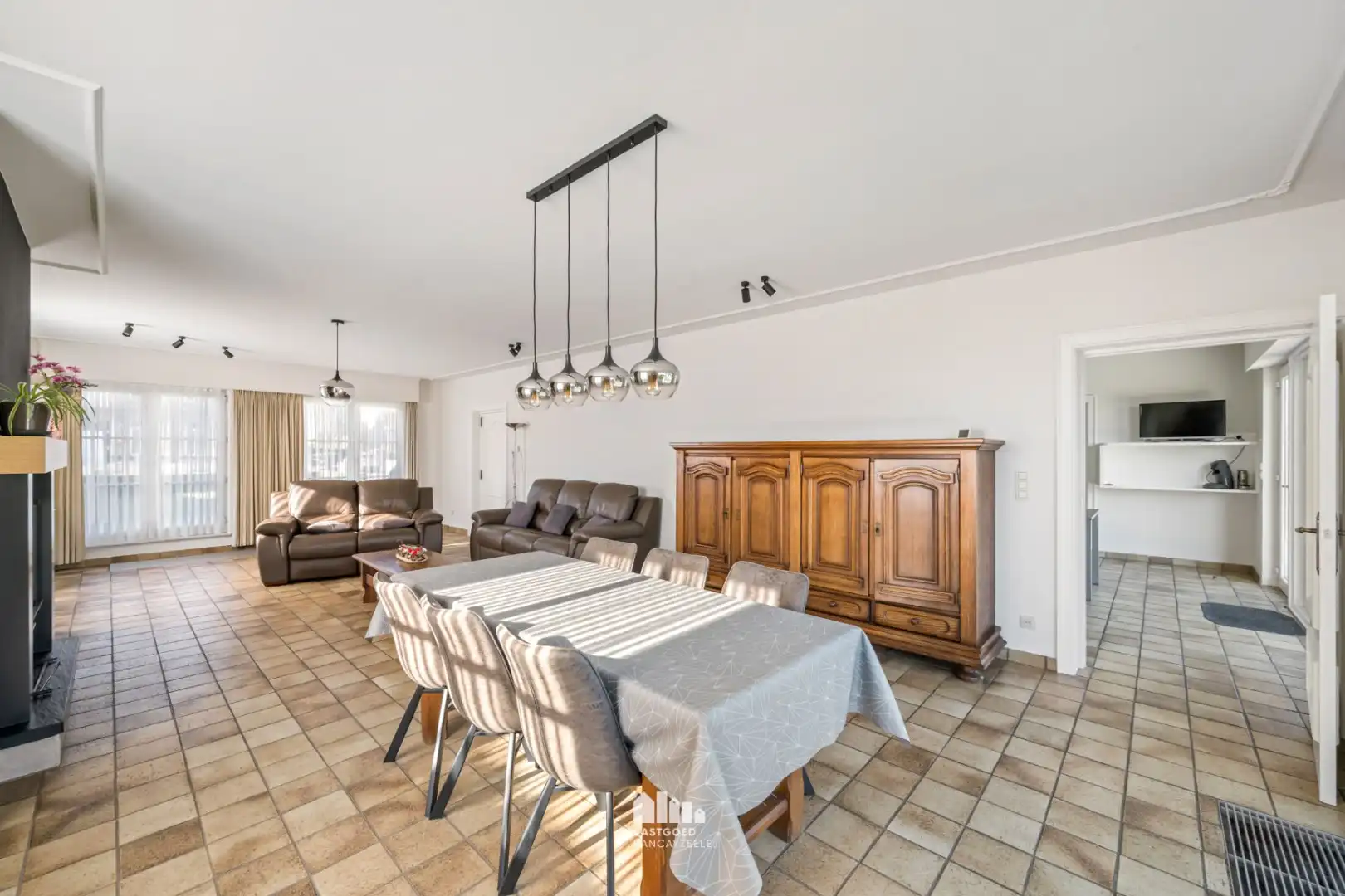  Prachtige villa met achterliggend gastenverblijf en weide op perceel 3.235m².  foto 6