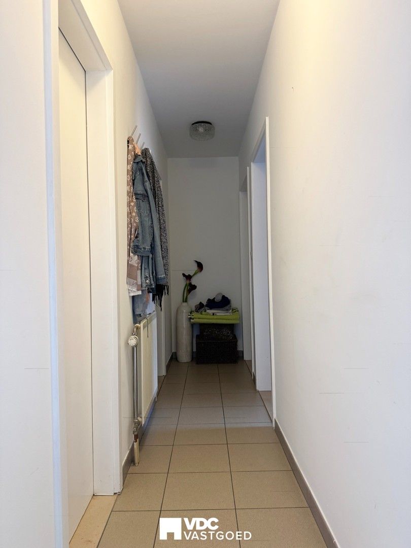 Mooi appartement met 2 slaapkamers in centrum Borgloon foto 8