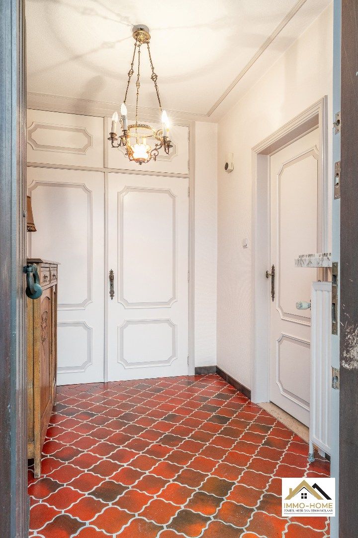 Vrijstaande woning op een ruime grond op topligging te Beervelde!  foto 4