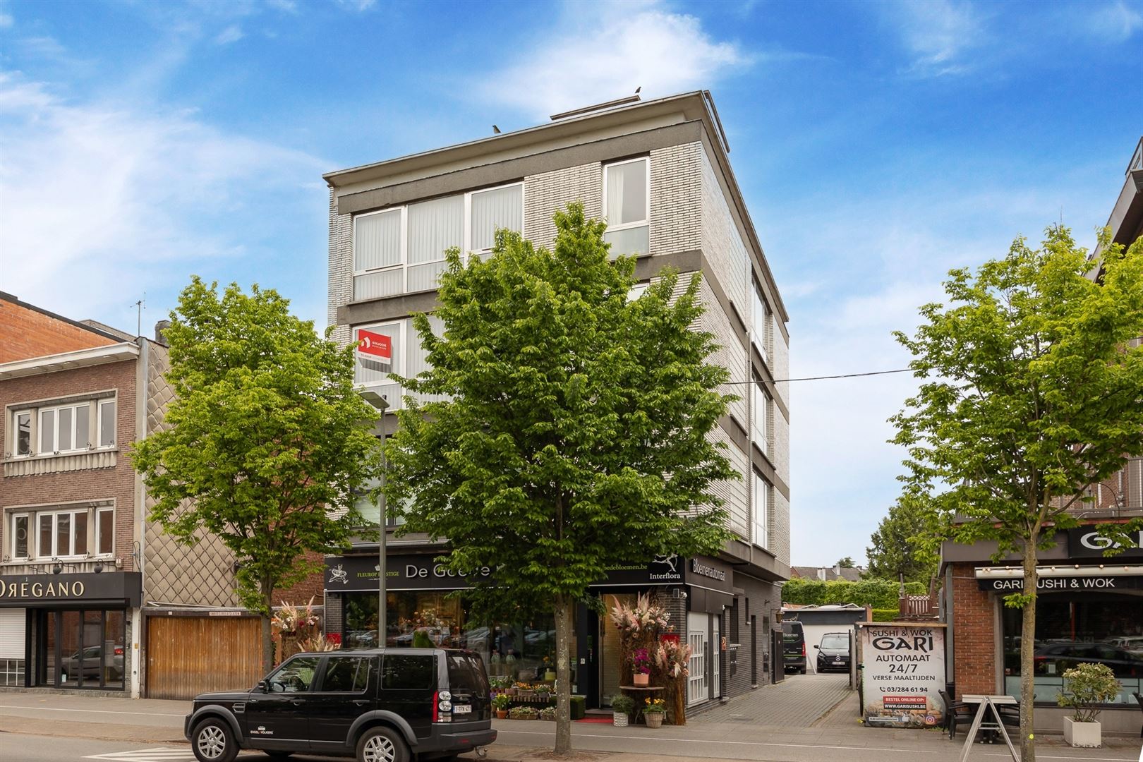 Dit is een topper! Ruim en licht appartement in hartje Brasschaat foto 2