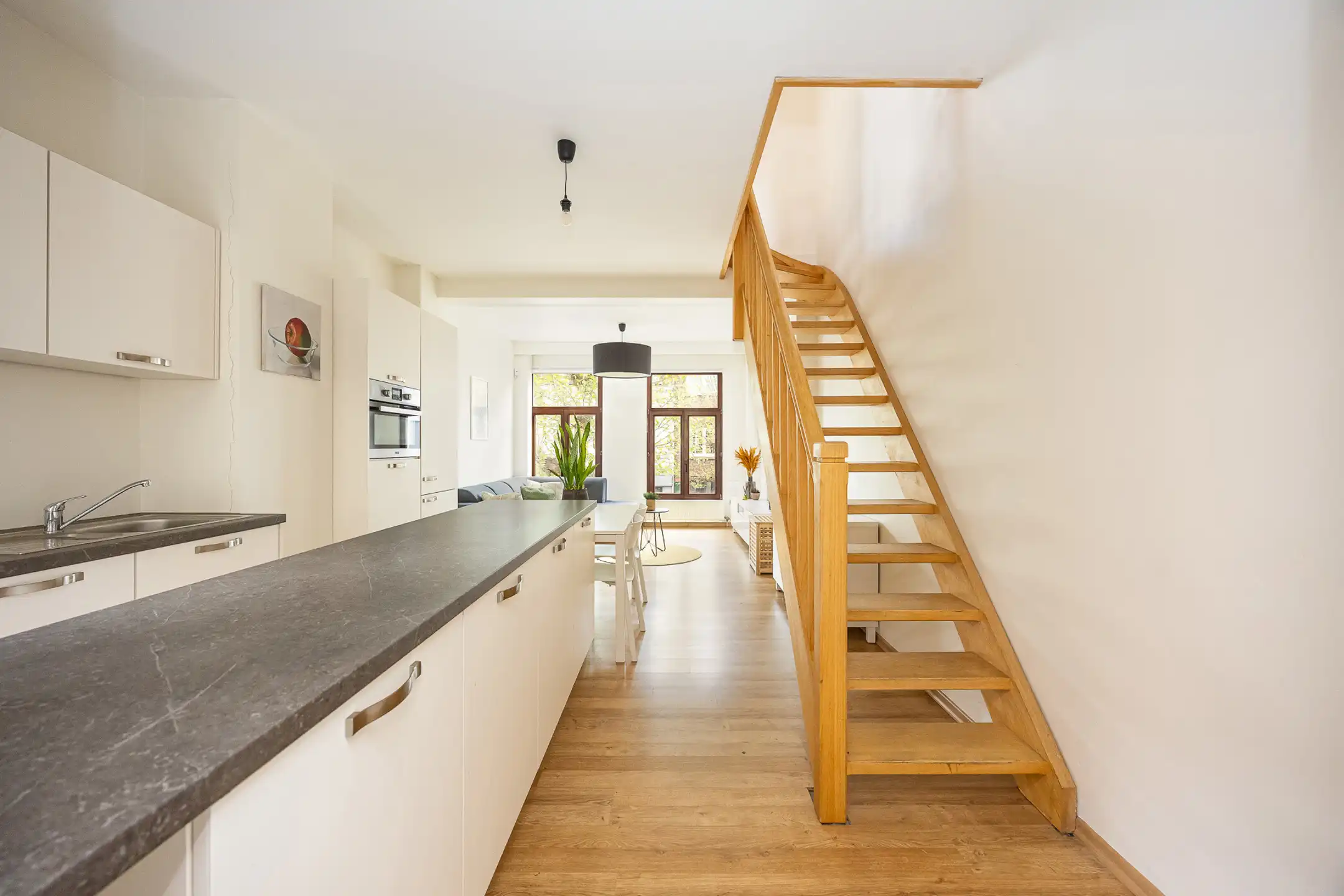 Handelsruimte met instapklaar duplex app nabij Grote Markt. foto 12