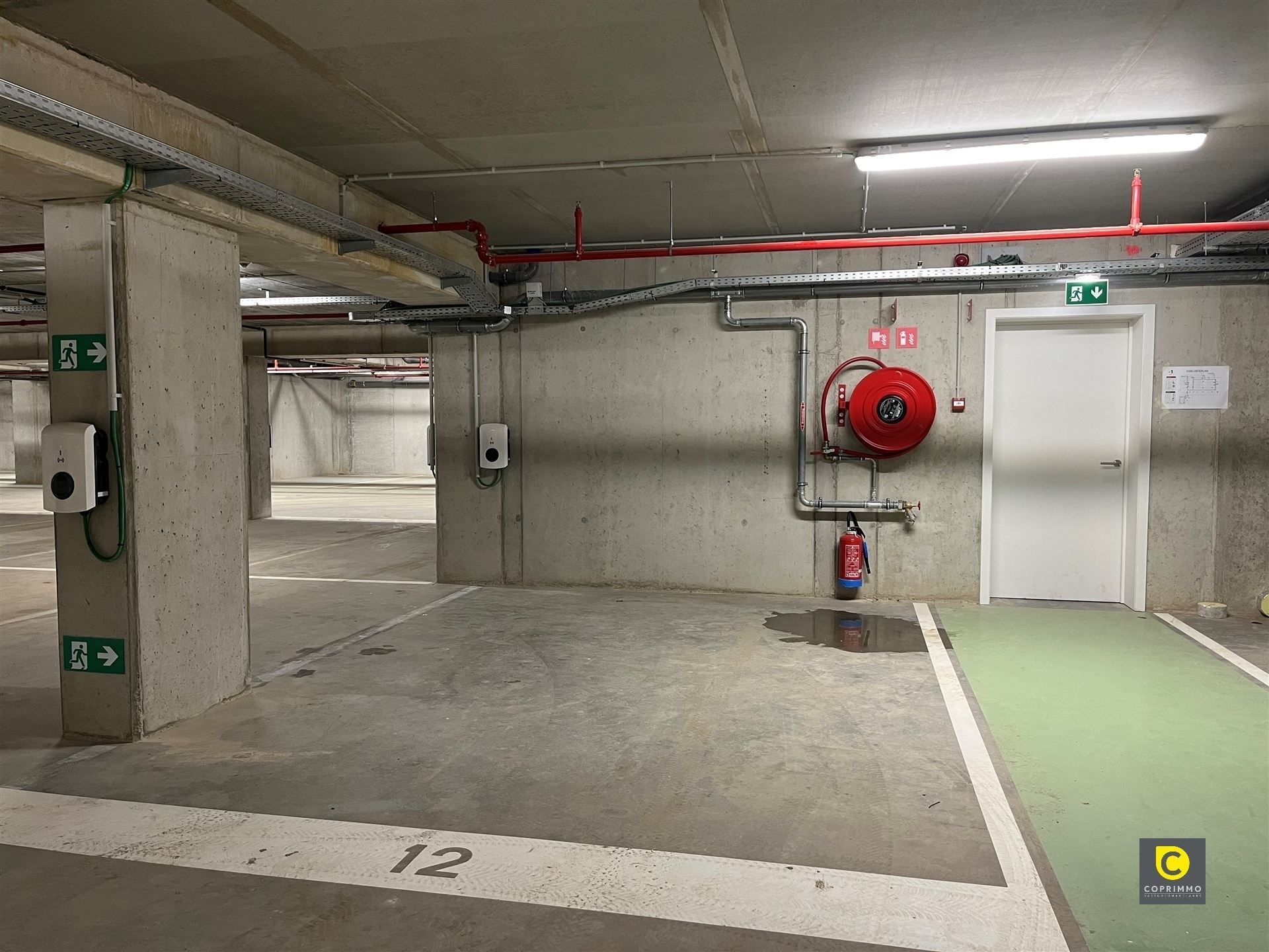 Hoekapp met 3 slpks, terras en staanplaats! foto 11
