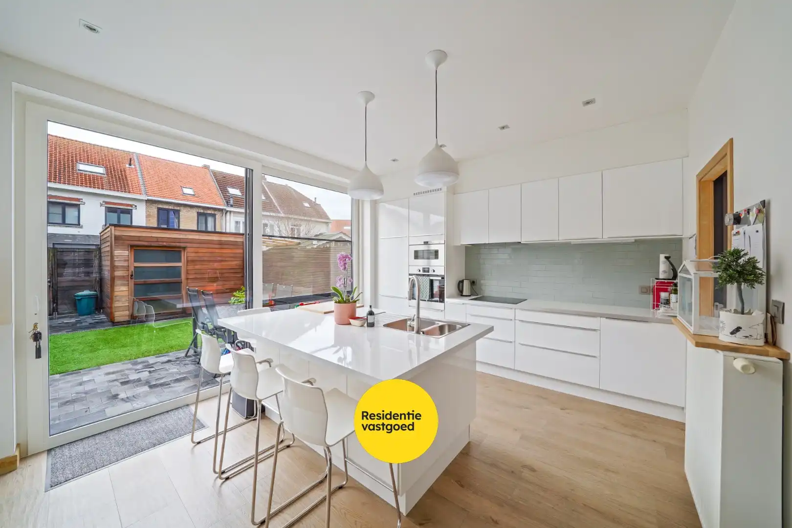 Instapklare gerenoveerde gezinswoning met 3 slaapkamers in Oostende foto 5