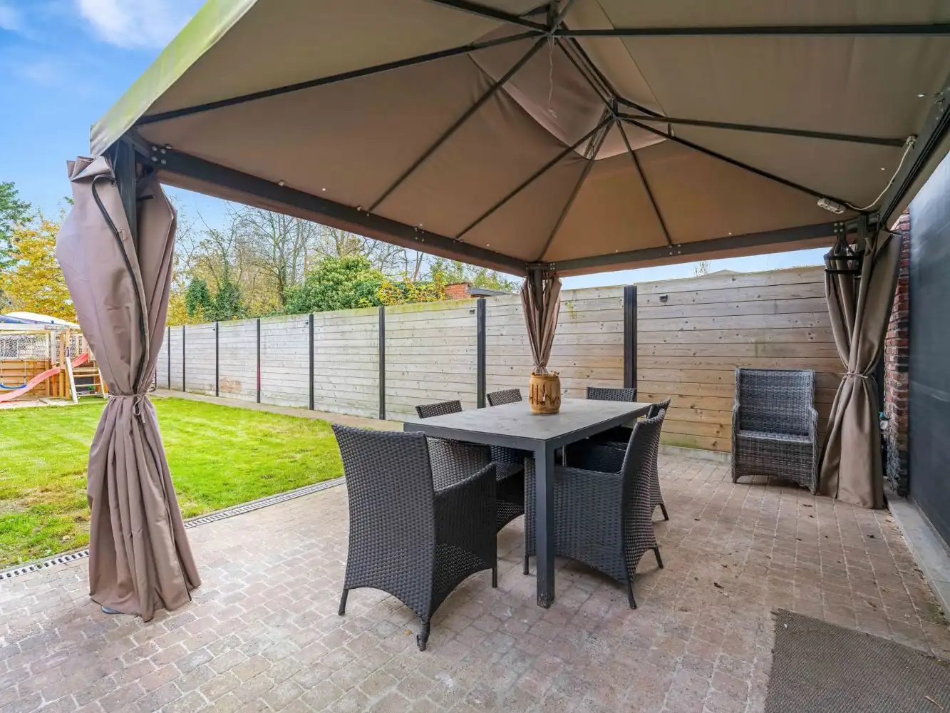 Instapklare woning met 2 slpk., garage en tuin foto 17