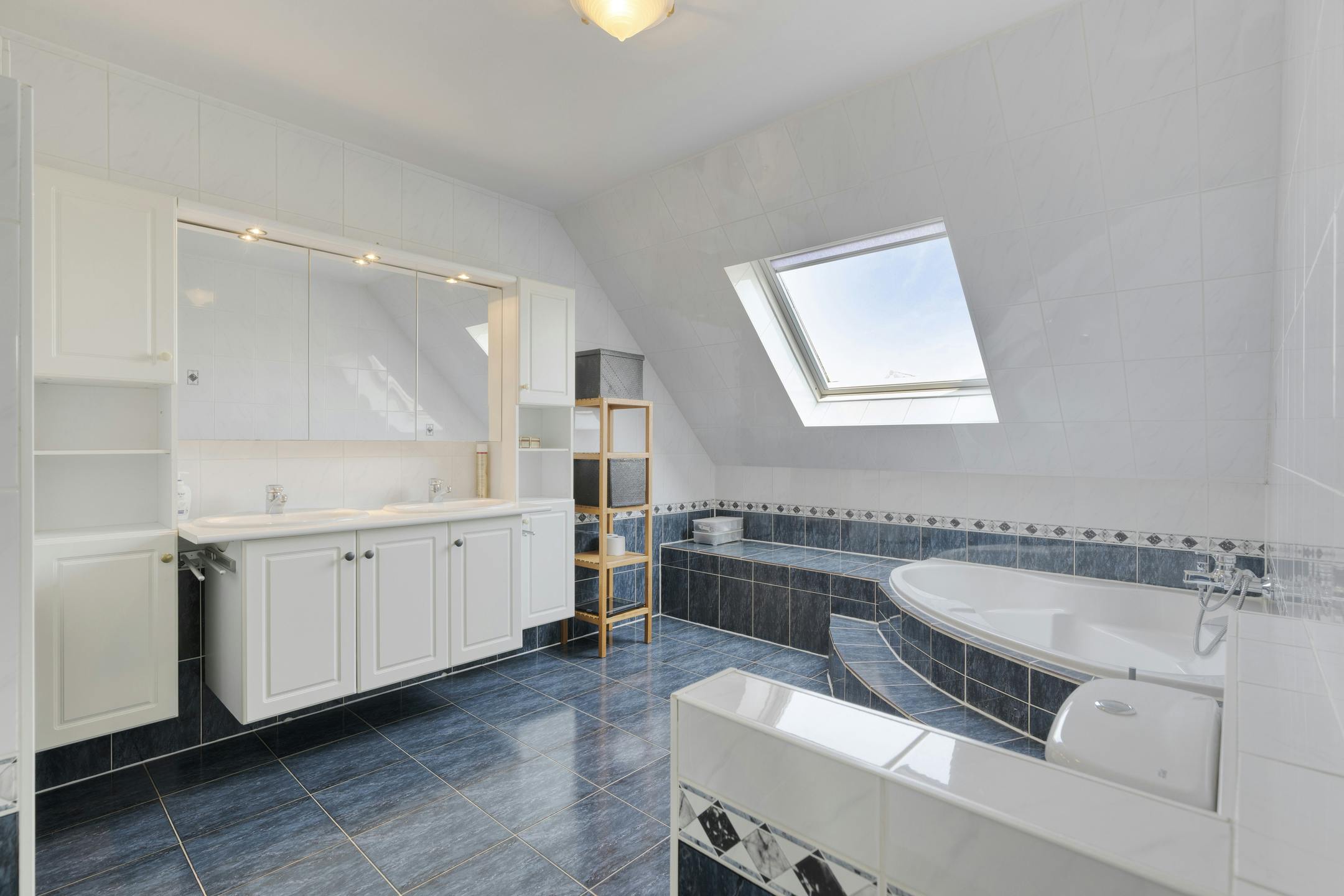 Instapklaar en energiezuinig wonen in het hart van Aalter! foto 13