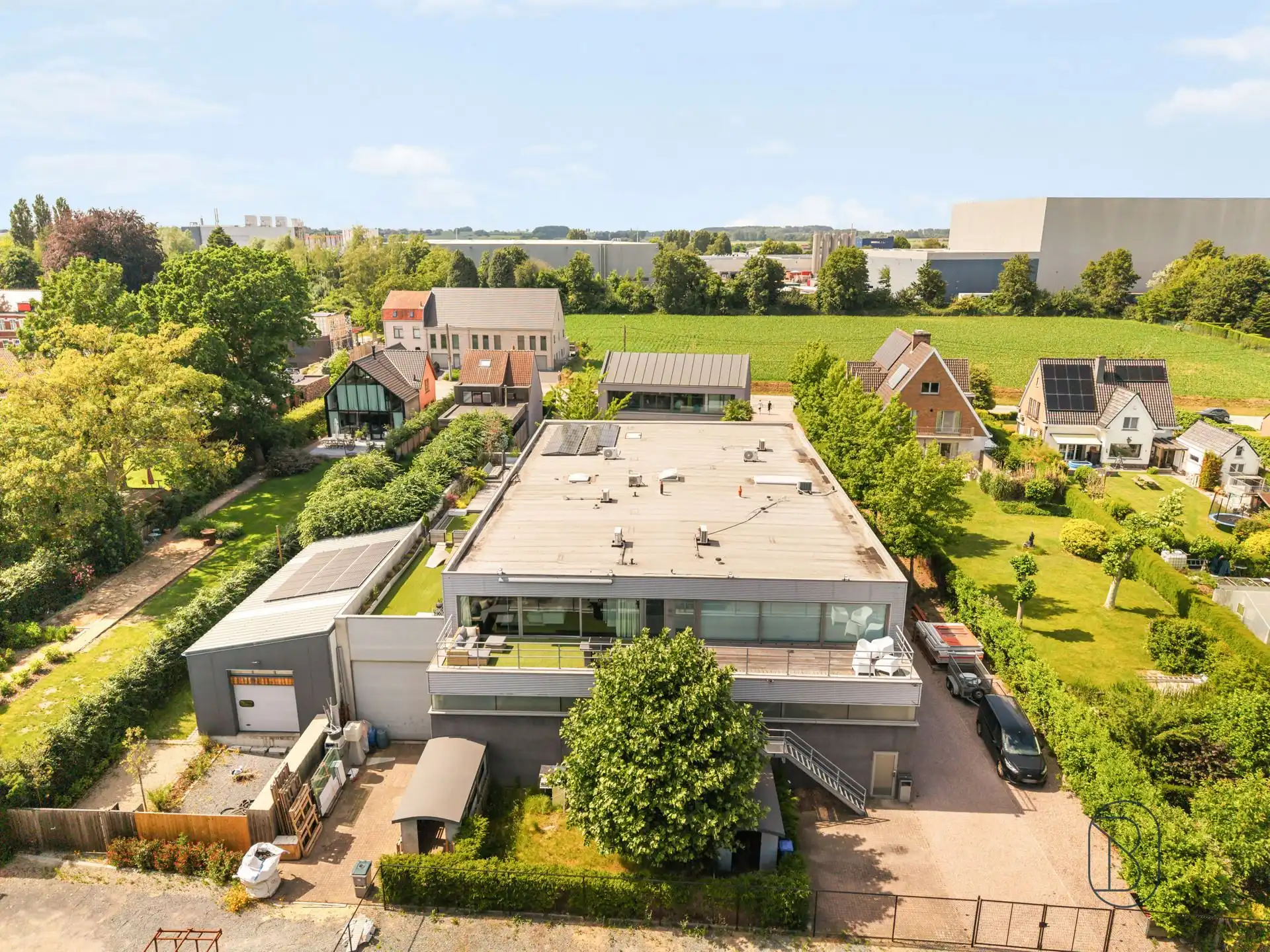 Wonen en werken (kantoren en loods): ideale investering!  foto 4