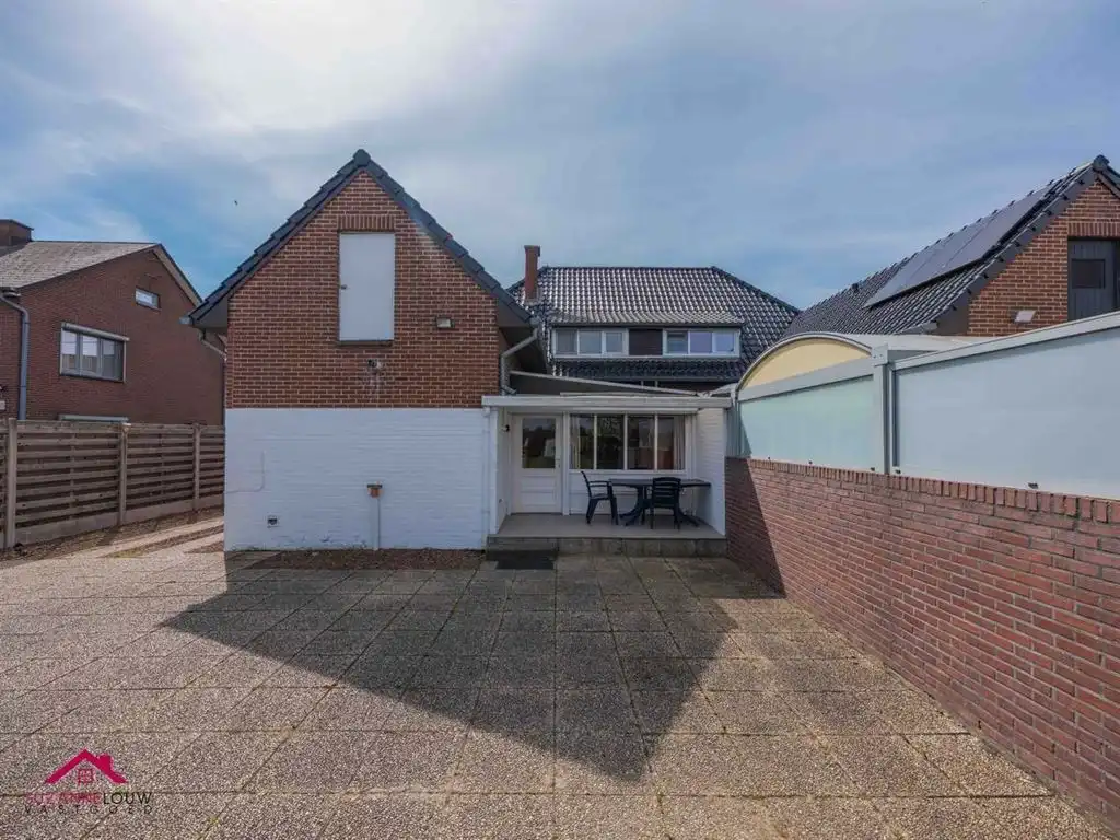 Te renoveren woning op ruim perceel foto 5