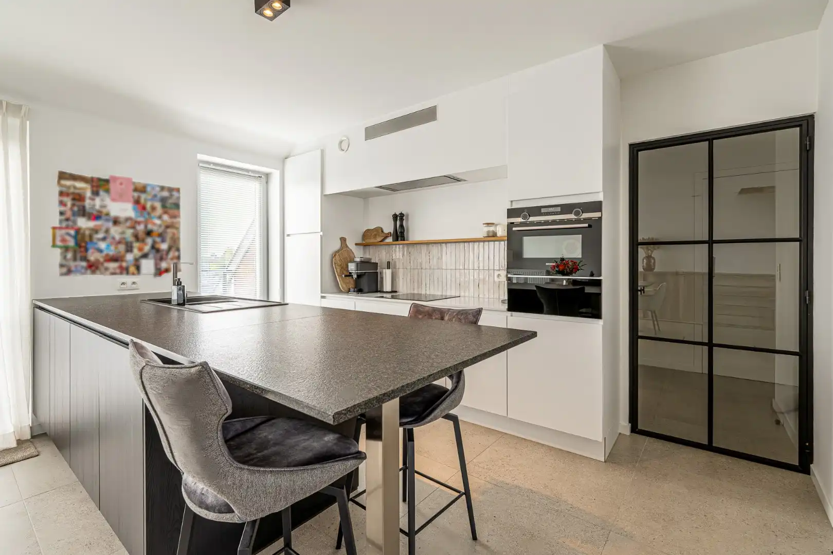 Instapklaar duplex-appartement met 3 slaapkamers, 2 terrassen en garage in Moorslede foto 5