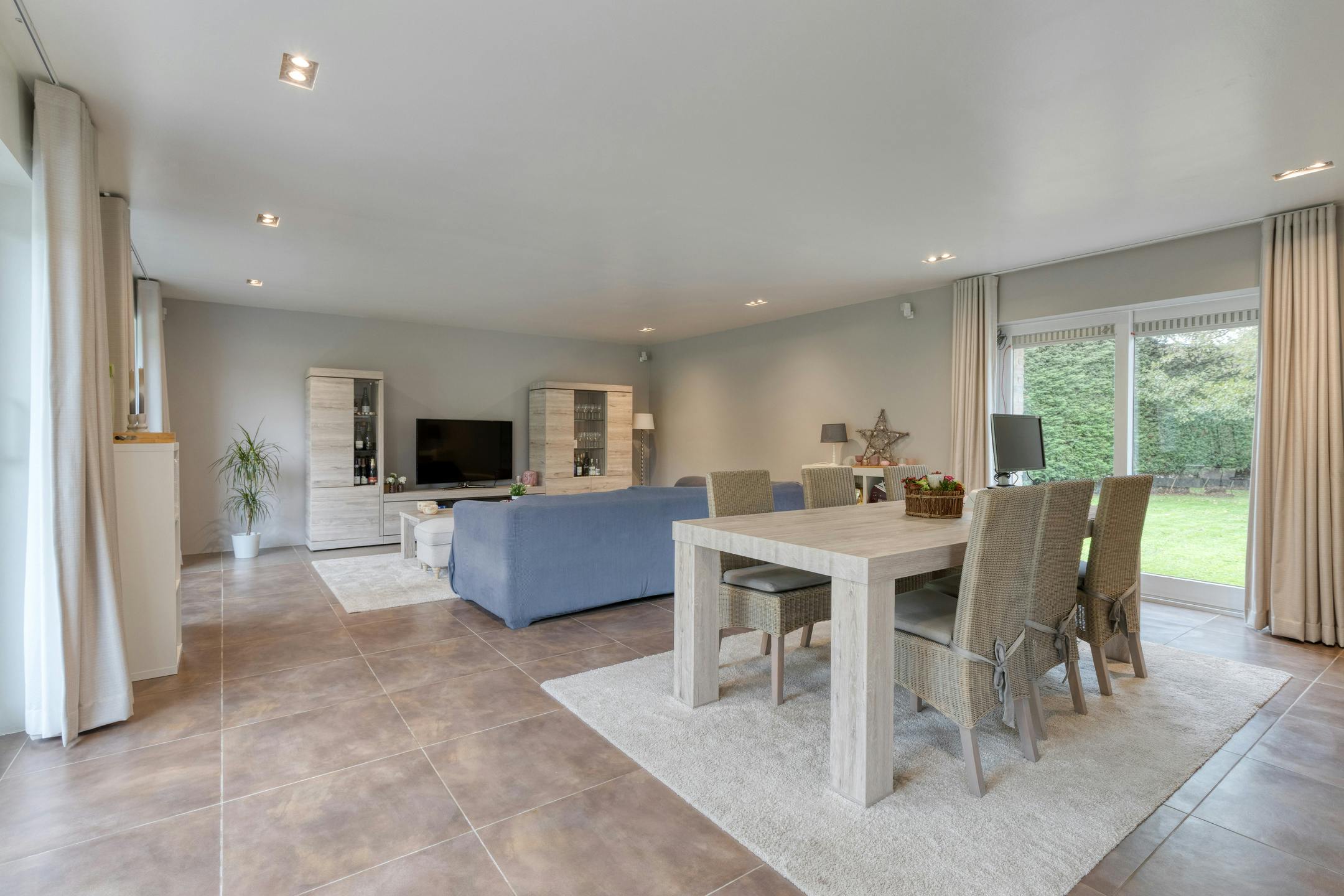 Gerenoveerd huis met 4 kamers te koop in Waregem foto 2