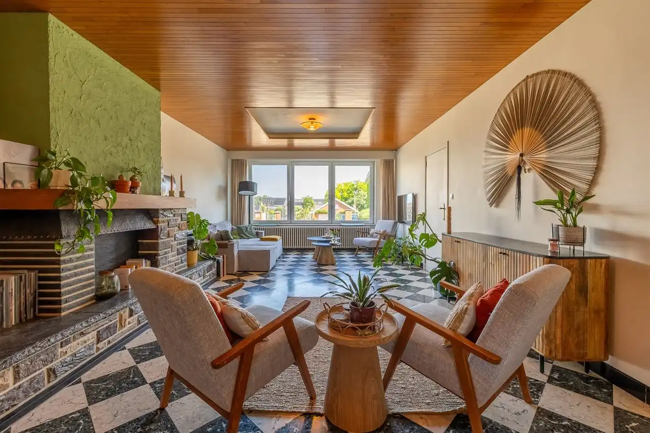 Ruime retrowoning met EPC C,  zuidtuin en achterliggende toegang. foto 6