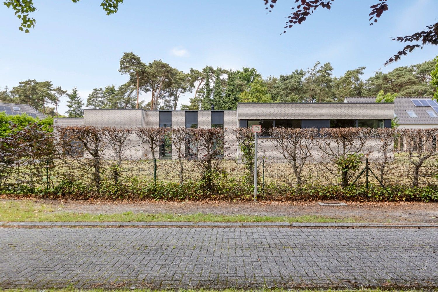 Ruime, energiezuinige bungalow op een toplocatie in residentiële villawijk foto 44