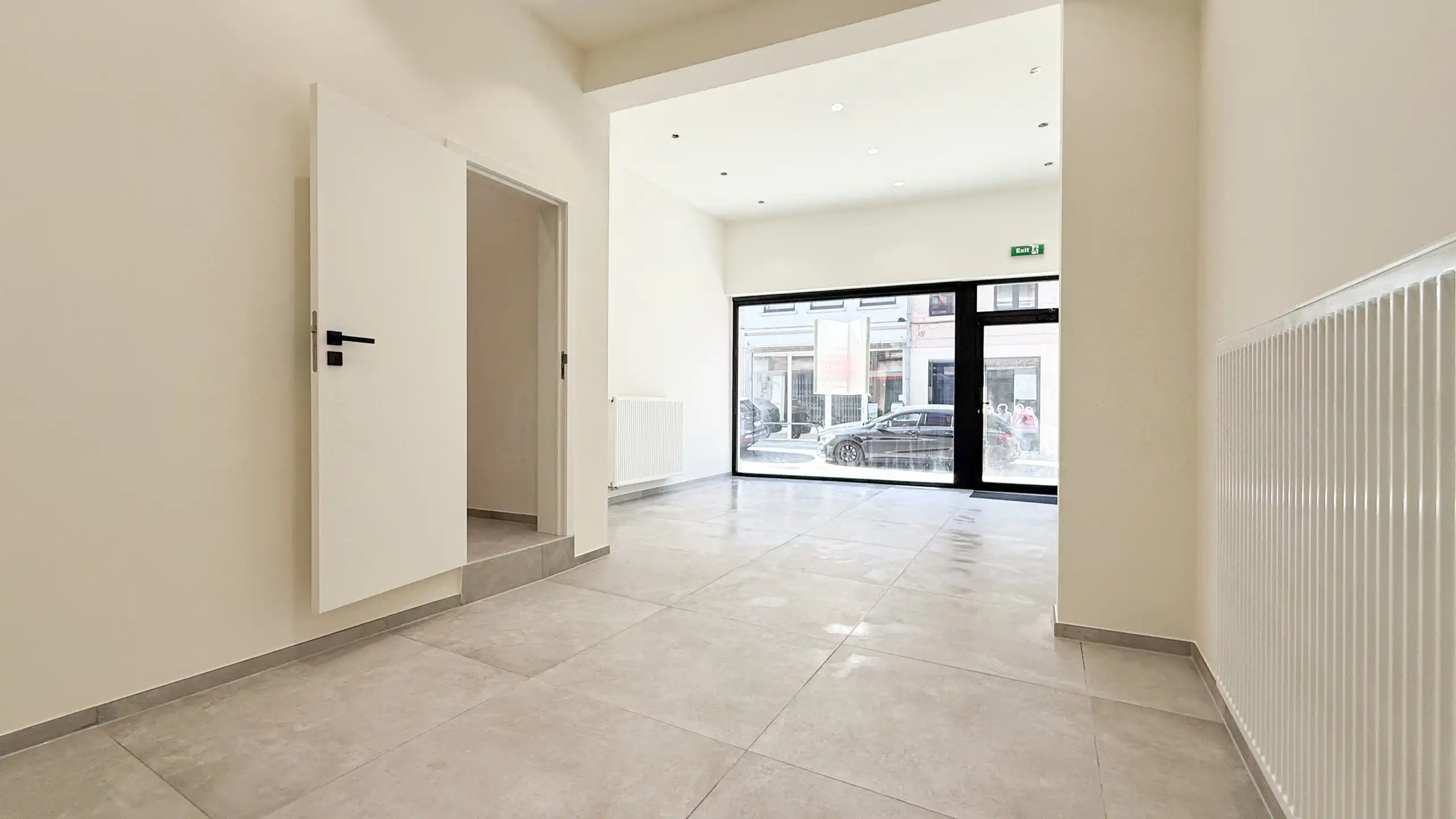 Unieke investeringspand, volledig vernieuwd, handel+ 2app! foto 12