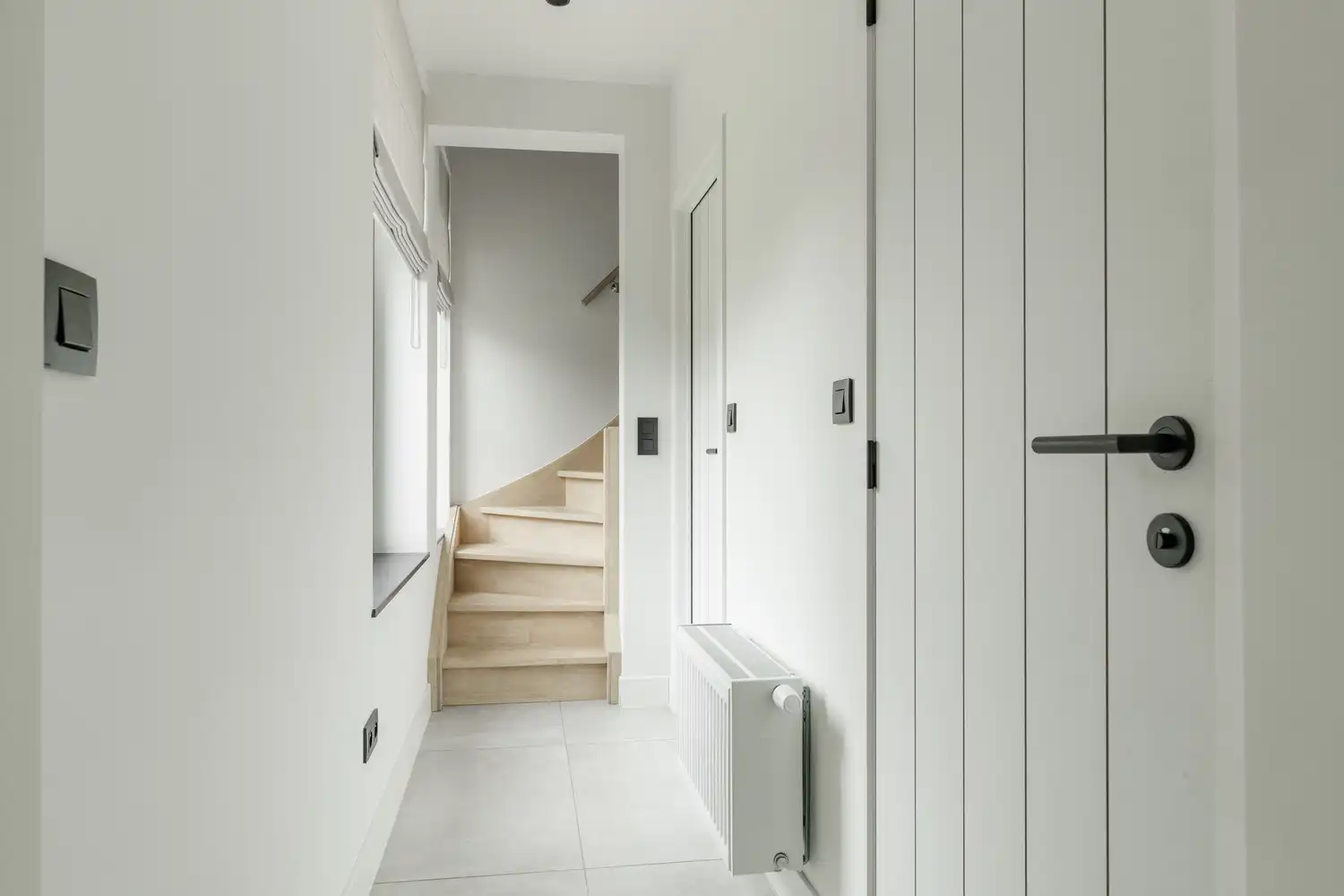 Prachtige villa te koop in Lommel - 4 slaapkamers, 2 badkamers, garage en ruime tuin op 566 m², volledig gerenoveerd in 2025! foto 24