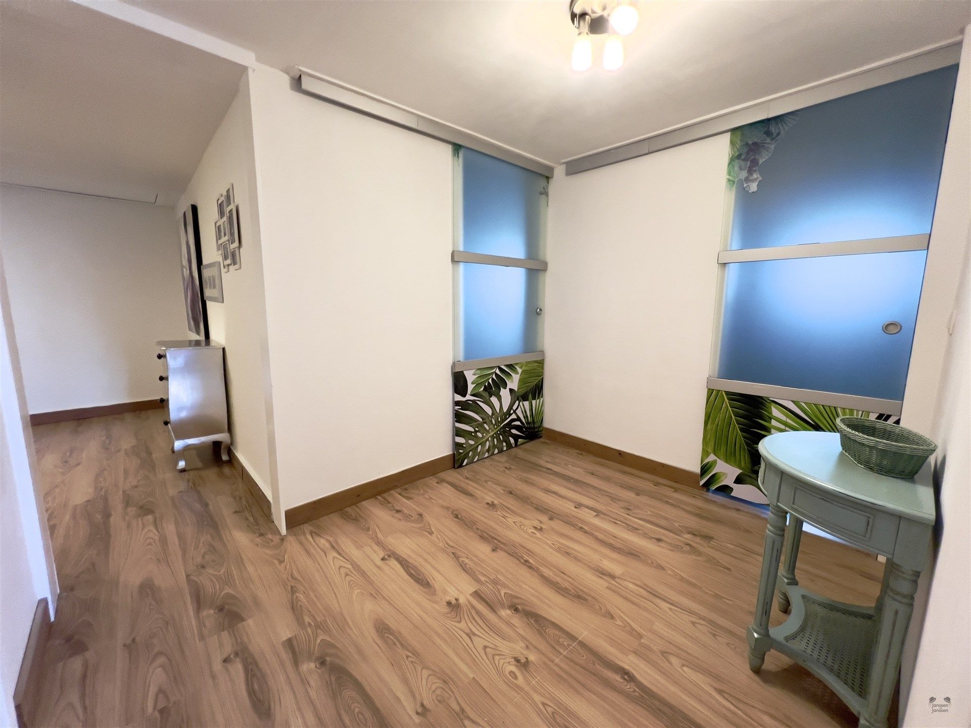 Ruime, Instapklare woning met zicht op velden in Bredene foto 38