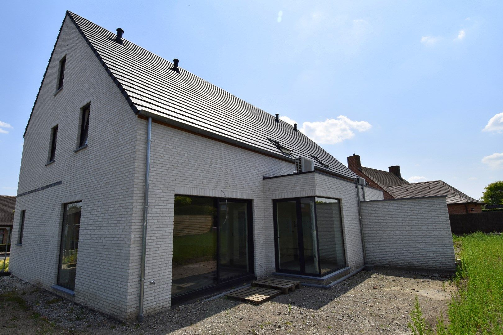 Nieuwbouwwoning met 3 slaapkamers vlakbij centrum Meulebeke foto 4