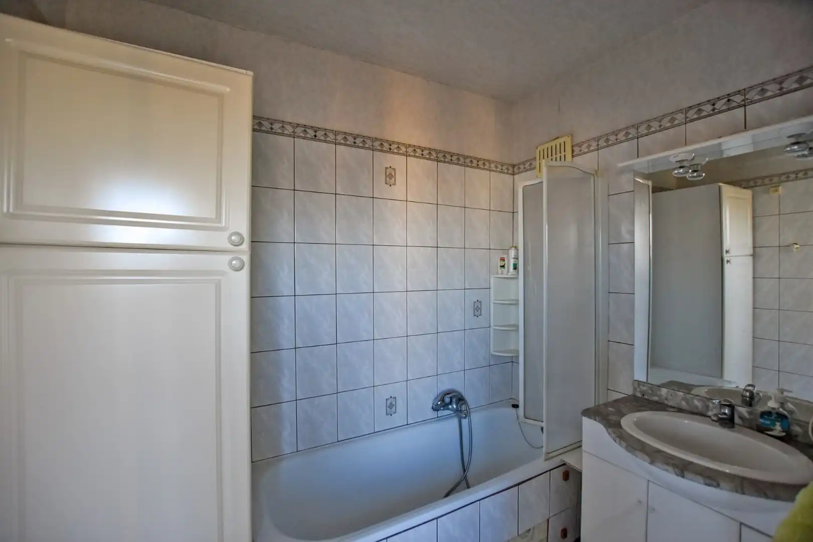 Te renoveren appartementsgebouw op 300m van de zee te Koksijde.  foto 14